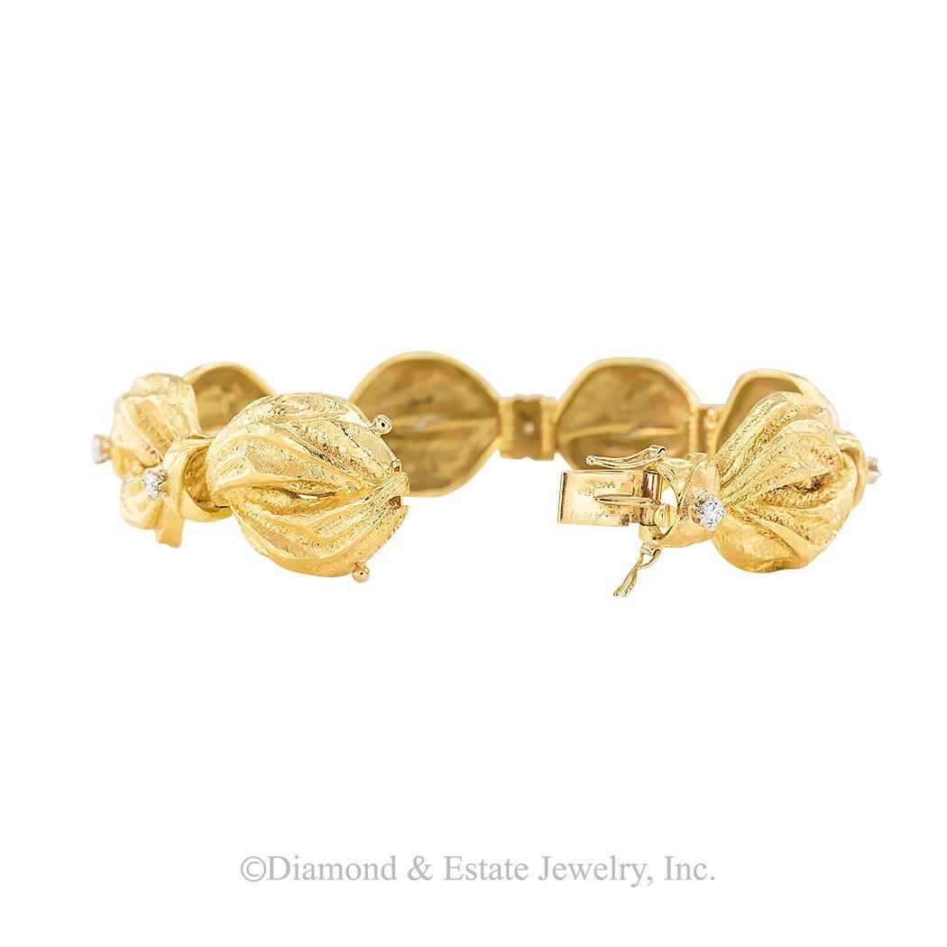 Round Cut Diamond Yellow Gold Puffed Link Bracelet