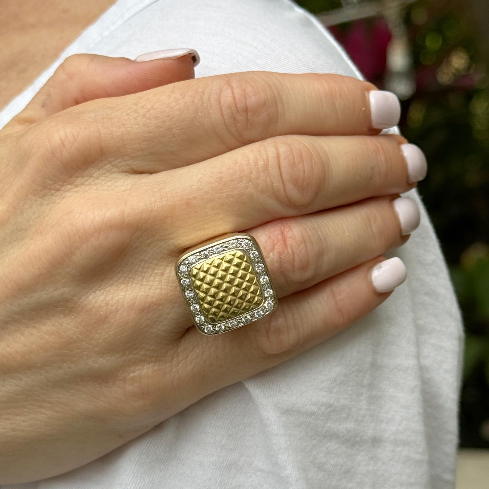 Round Cut Diamond Yellow Gold Quilted Square Modern Ring For Sale