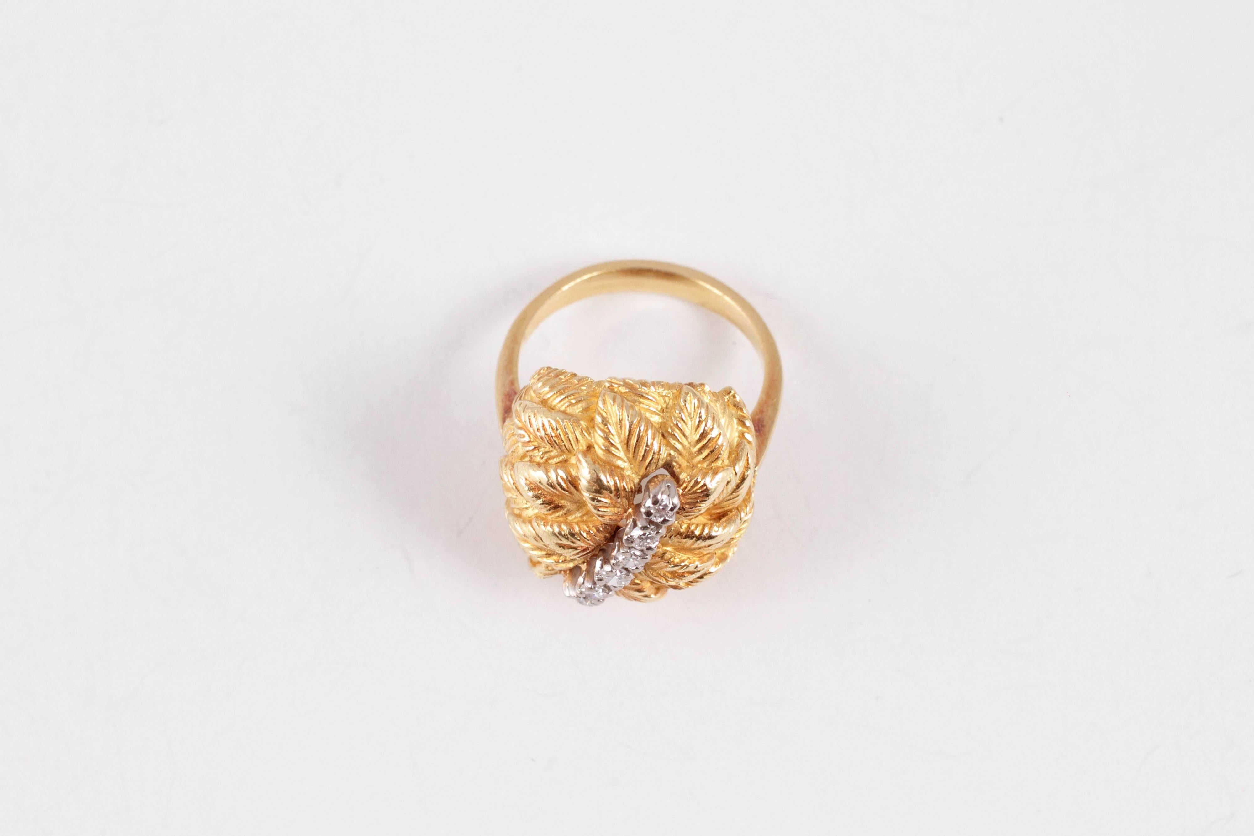Diamond Yellow Gold Ring In Good Condition For Sale In Dallas, TX