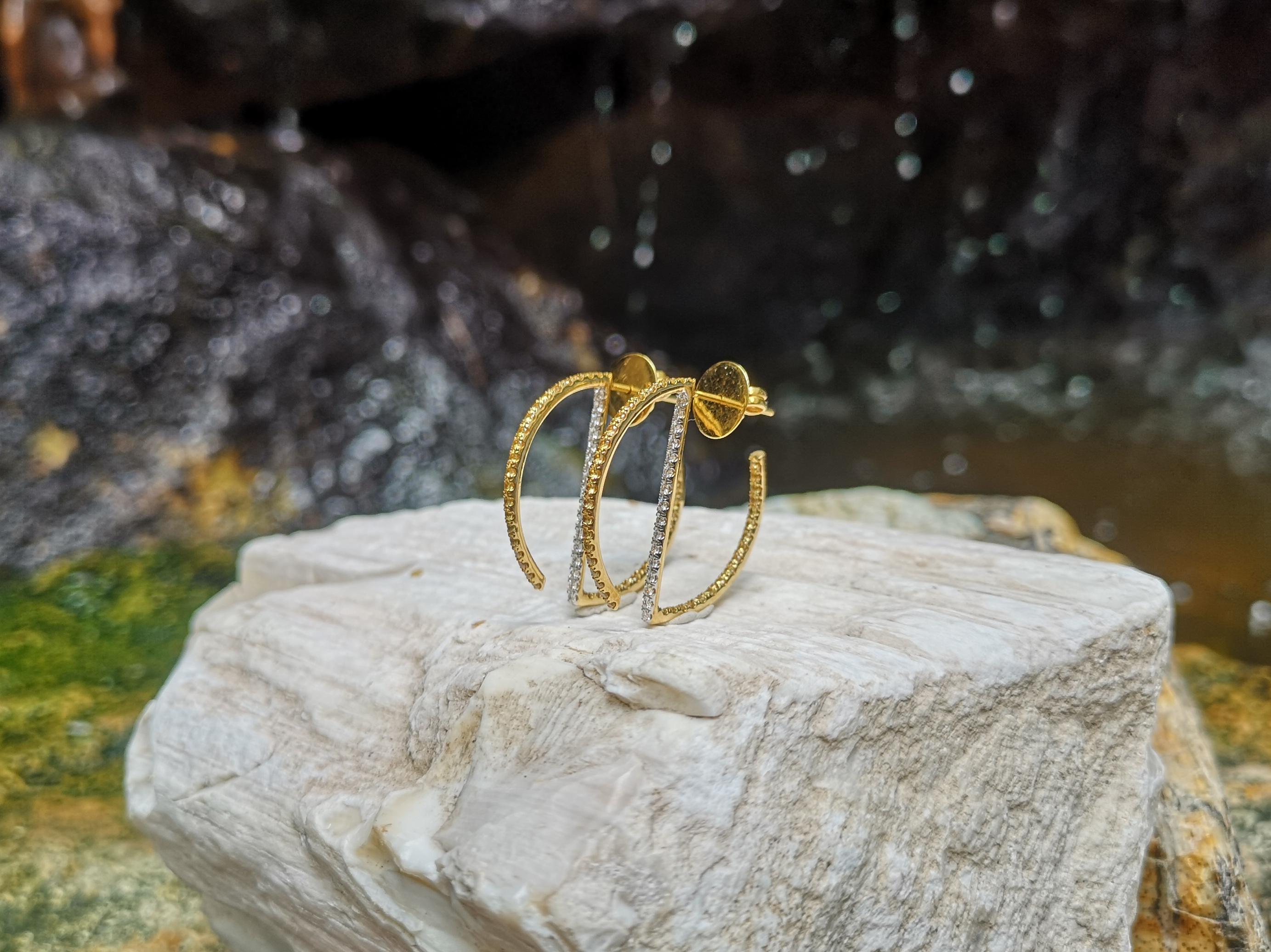 Kavant & Sharart Boucles d'oreilles en or jaune 18 carats avec diamants et saphirs jaunes en vente 1