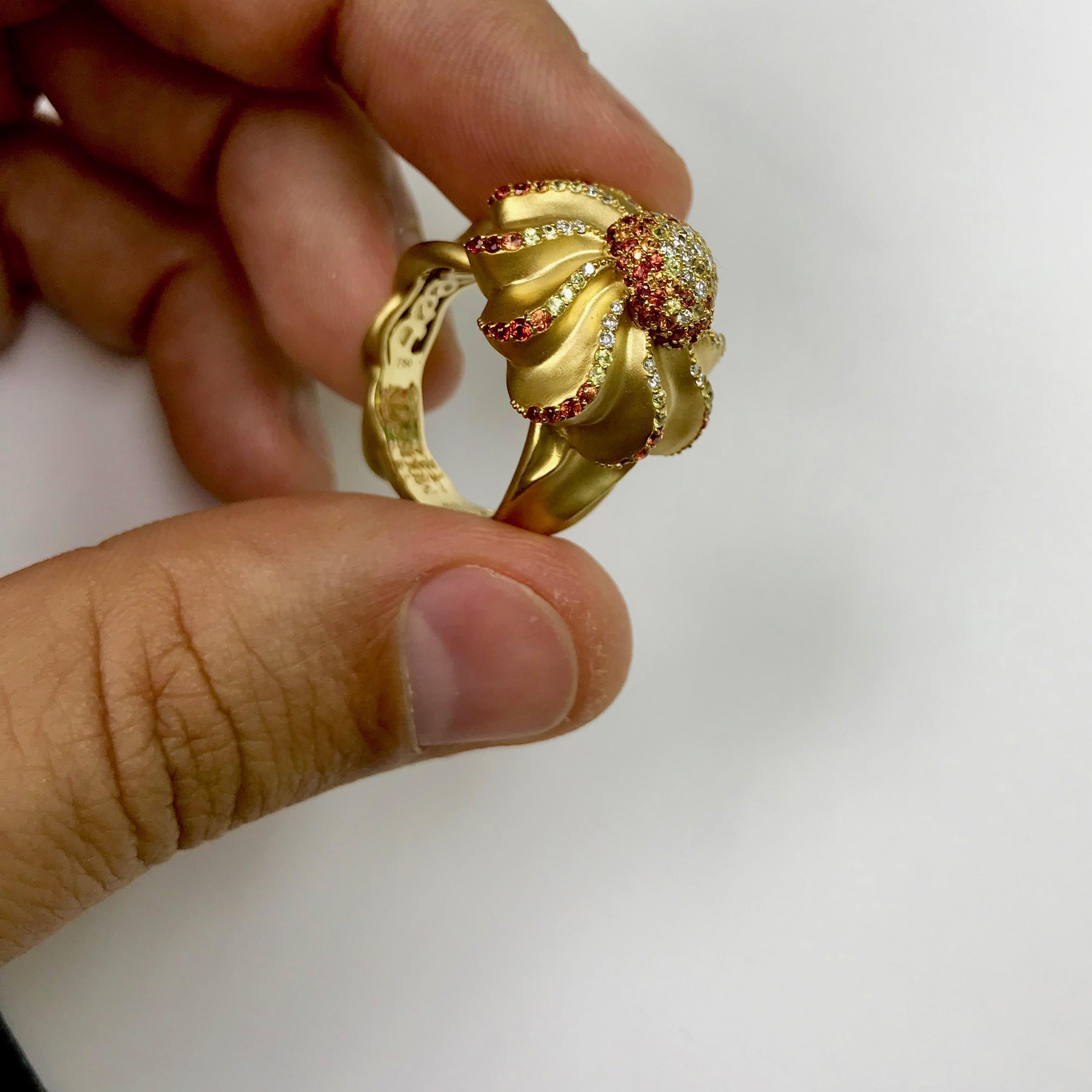 Women's Diamond Yellow Sapphire Orange Sapphire 18 Karat Yellow Gold Cookie Ring