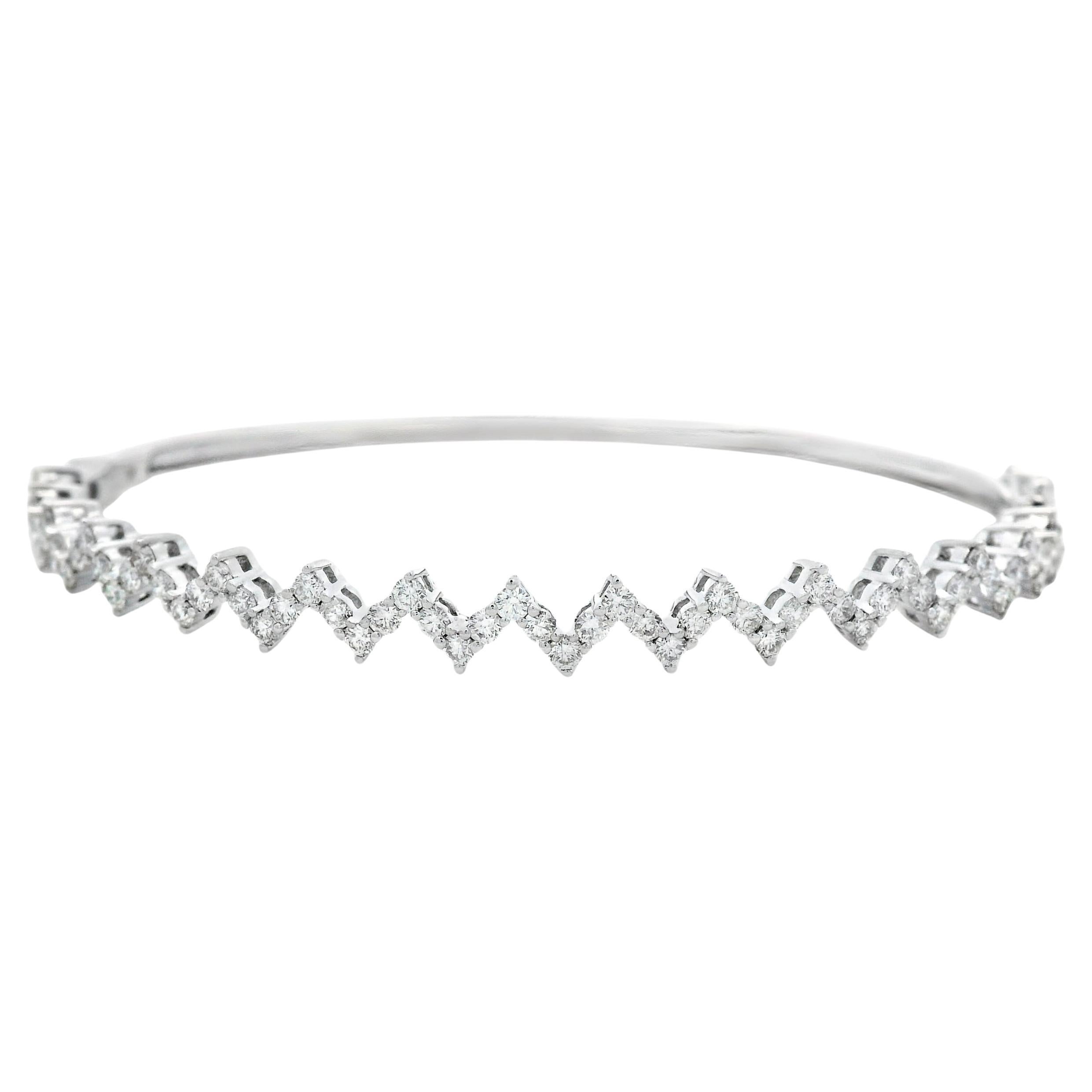 Mined Diamond Zigzag Bangle Bracelet in 14K White Gold 1.20 Carats in vendita