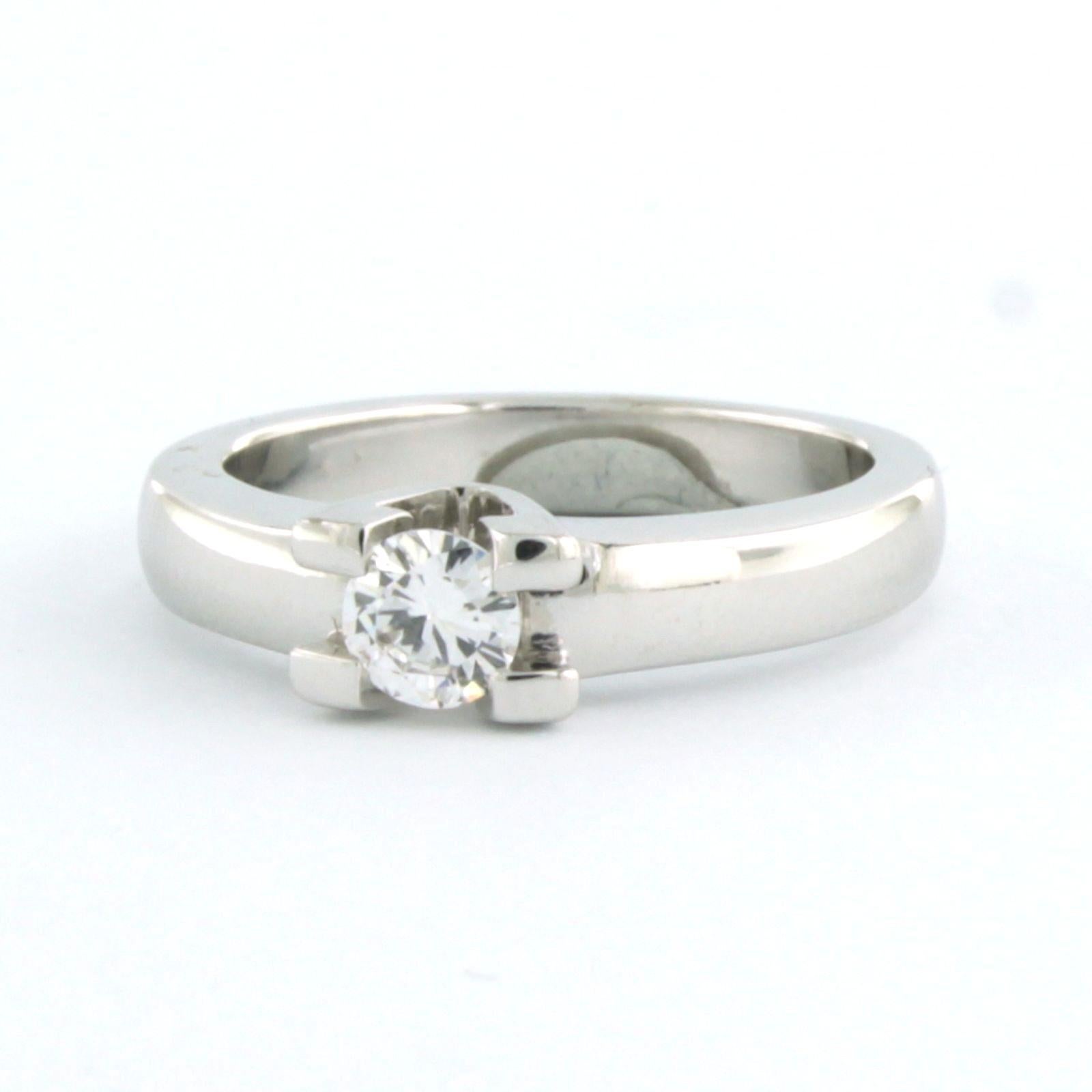 DIAMONDE 14k white gold solitaire ring set with brilliant cut diamond up to 0.28ct - F/G - VS/SI - ring size US 5.25 - EU 16 (50)

detailed description

the top of the ring is 5.0 mm wide

ring size US 5.25 - EU 16 (50), ring can be enlarged or