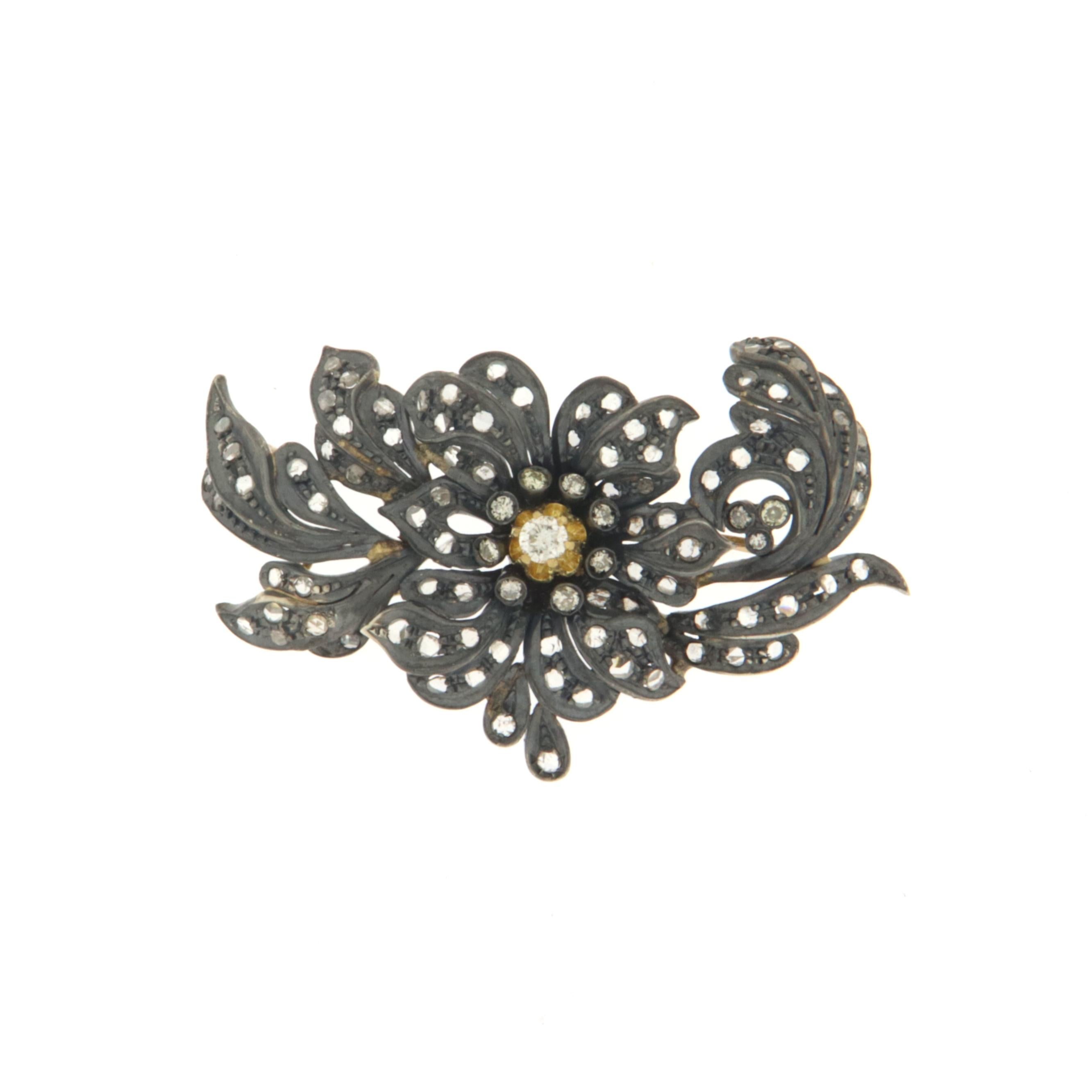 Brilliant Cut Diamonds 14 Karat Yellow Gold Brooch For Sale