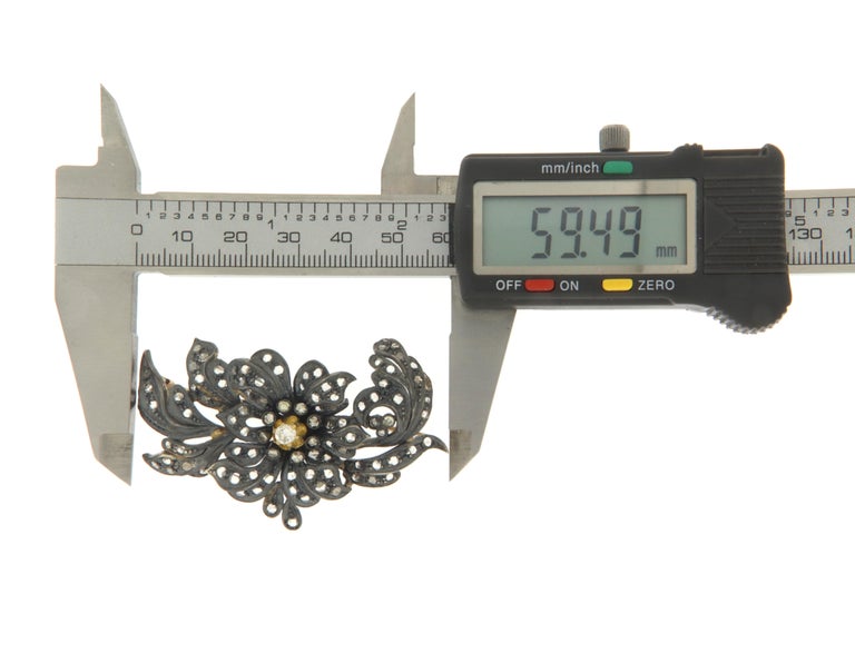 Diamonds 14 Karat Yellow Gold Brooch For Sale at 1stDibs