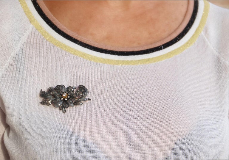 Diamonds 14 Karat Yellow Gold Brooch For Sale at 1stDibs