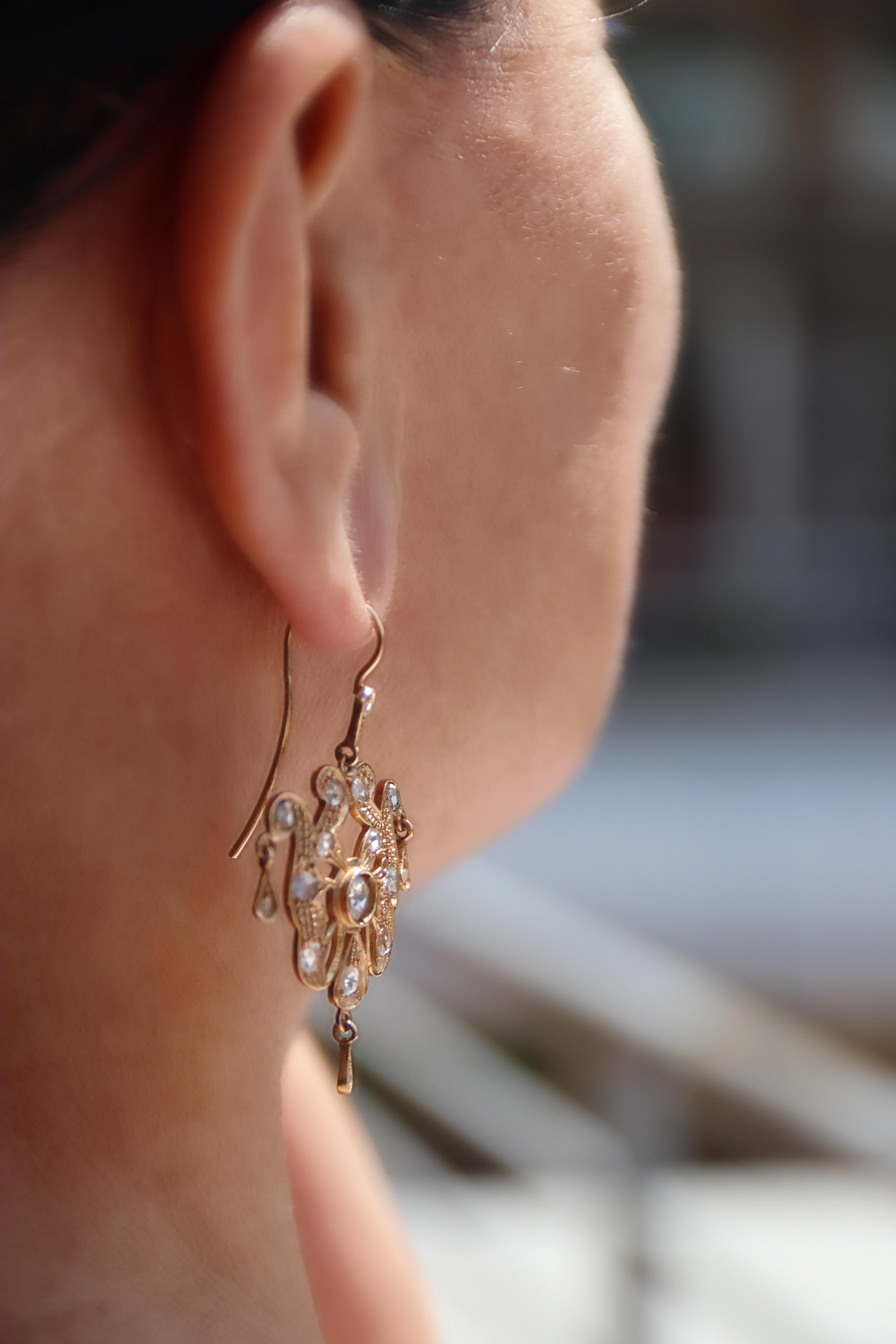 Pendants d'oreilles en or jaune 14 carats et diamants en vente 5