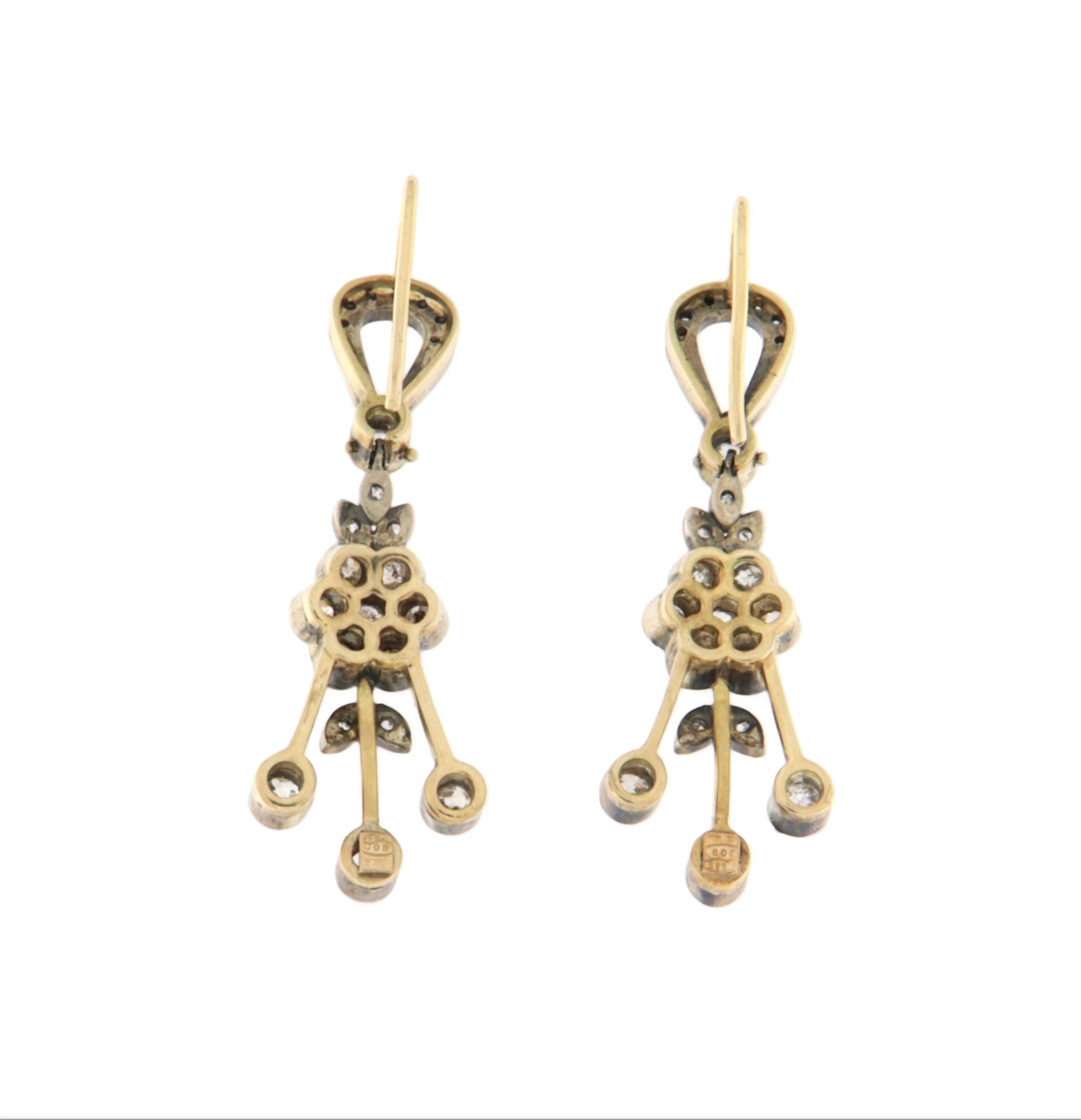 Taille brillant Pendants d'oreilles en or jaune 14 carats et diamants en vente