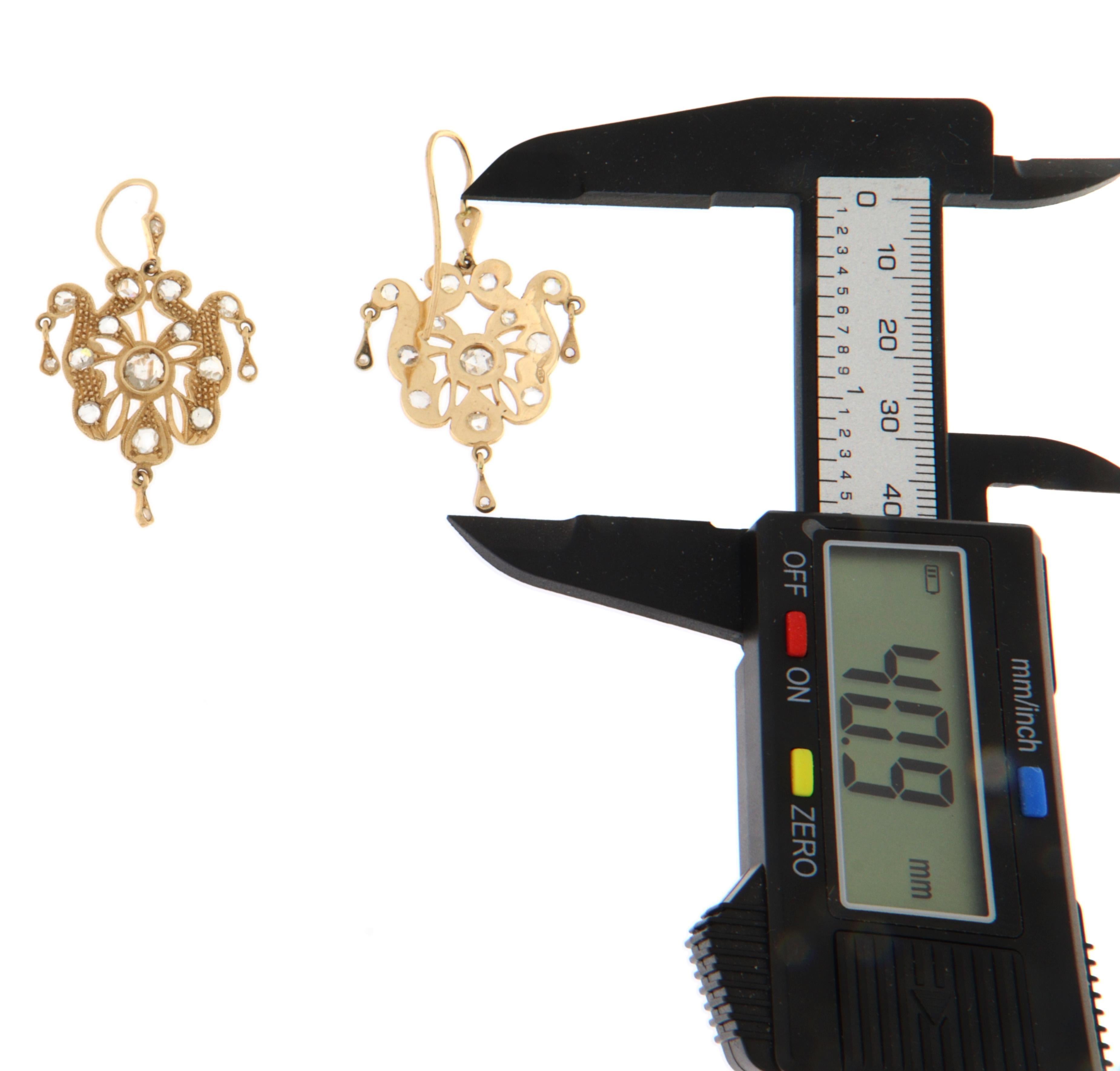 Pendants d'oreilles en or jaune 14 carats et diamants Pour femmes en vente