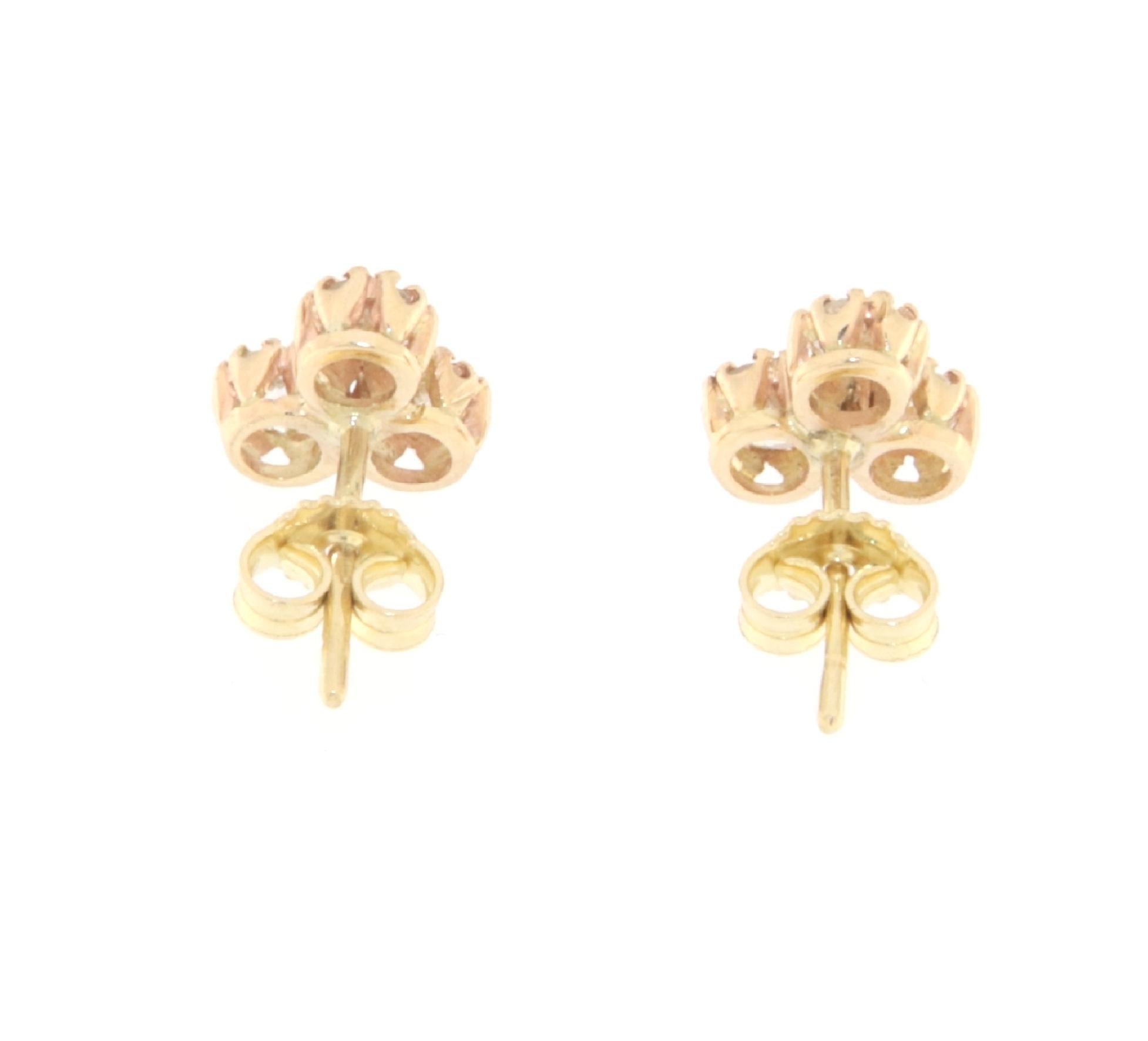 Brilliant Cut Diamonds 14 Karat Yellow Gold Stud Earrings For Sale