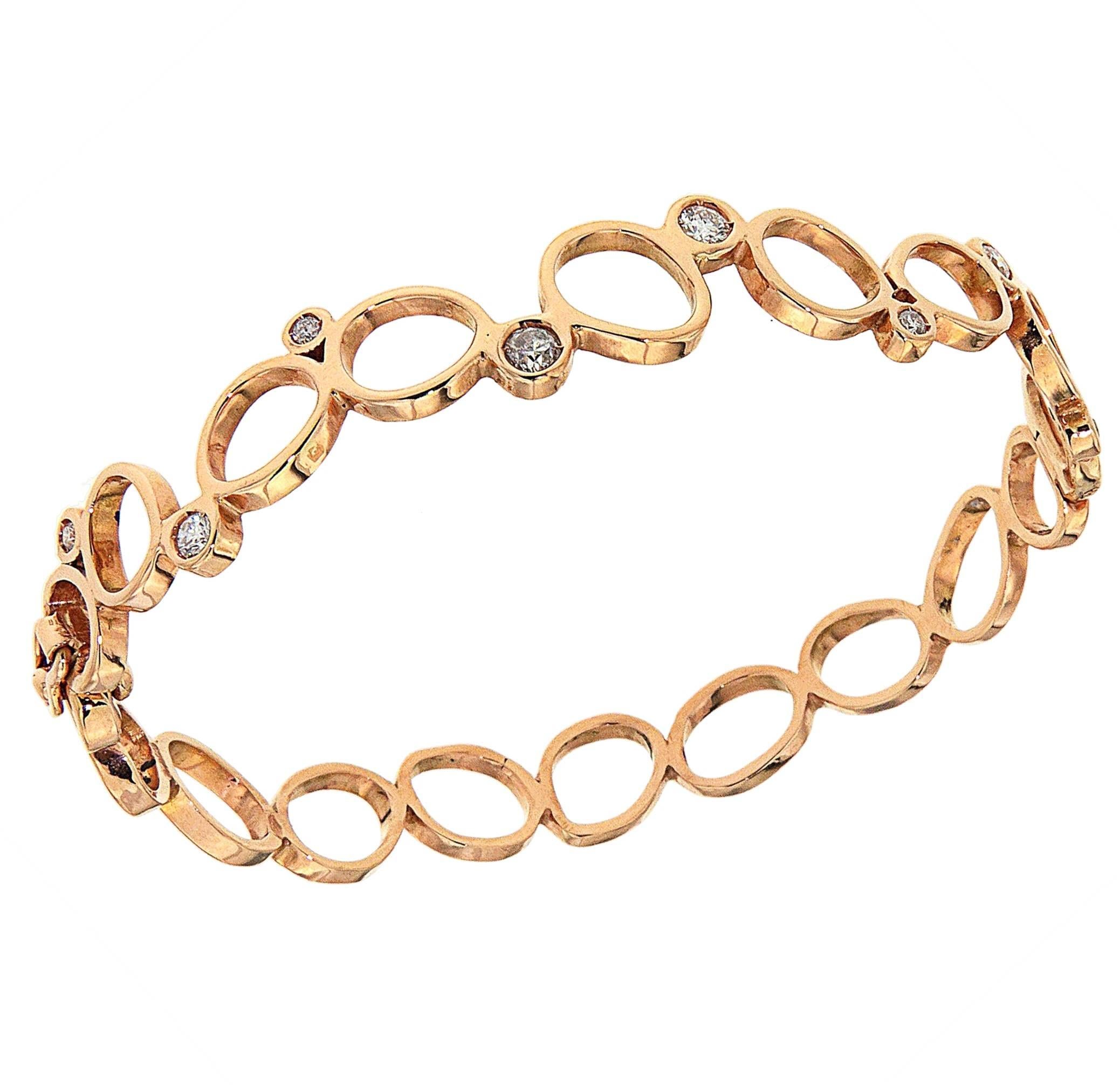 The Rigid Rose Bubbles Bracelet by Italian design house, Botta Gioielli, is a part of their Bubble collection, which is inspired by the sheen which reflects off of small and large bubbles. Refined in composition, the Rigid Rose Bubbles Bracelet