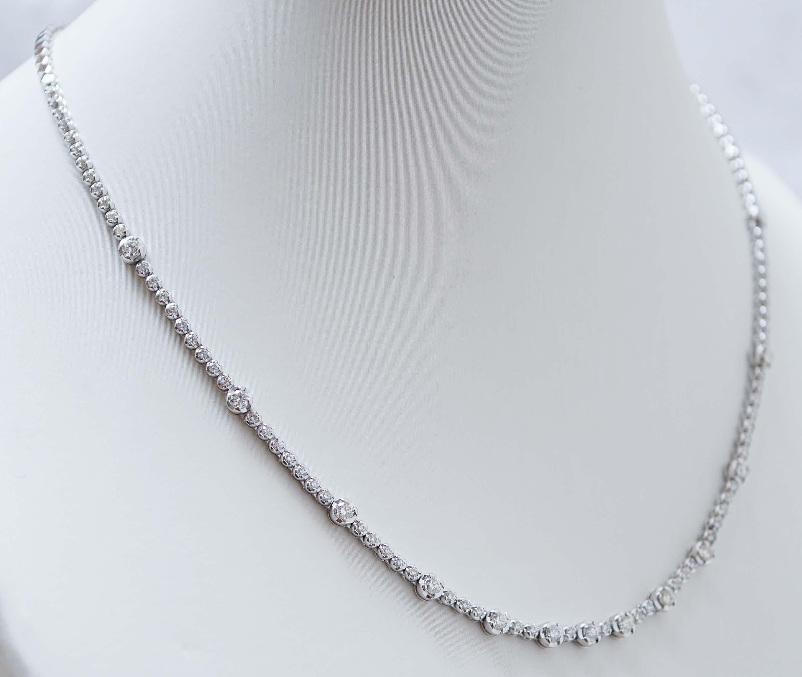 Elegant tennis necklace in 18 kt white gold structure mounted with diamonds.
Diamonds 2.75 ct
Total Weight 16.30 gr
RF   G    GAUOE
RK.AGCAO80

For any informations, feel free to contact the seller through the message center.
