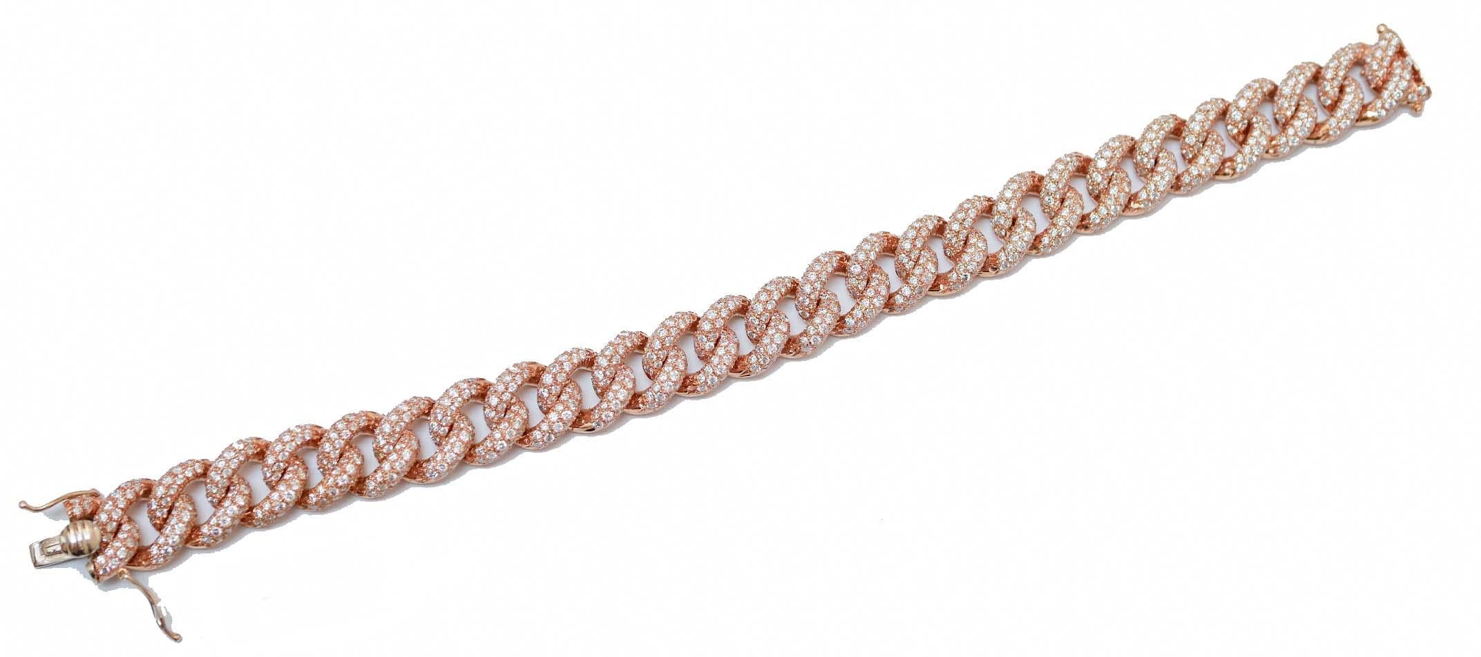 Elegant bracelet moderne en structure d'or rose 18 kt monté avec des diamants.
Diamants 1,33 ct
Poids total 38.30 gr
RF   G   CCGF
RK.ACAGA92

Pour toute information, n'hésitez pas à contacter le vendeur via le centre de messages.