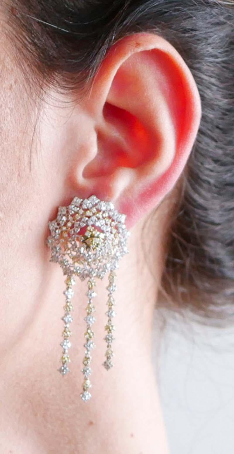 Diamonds, 18 Karat White Gold and Yellow Gold Earrings. In New Condition For Sale In Marcianise, Marcianise (CE)