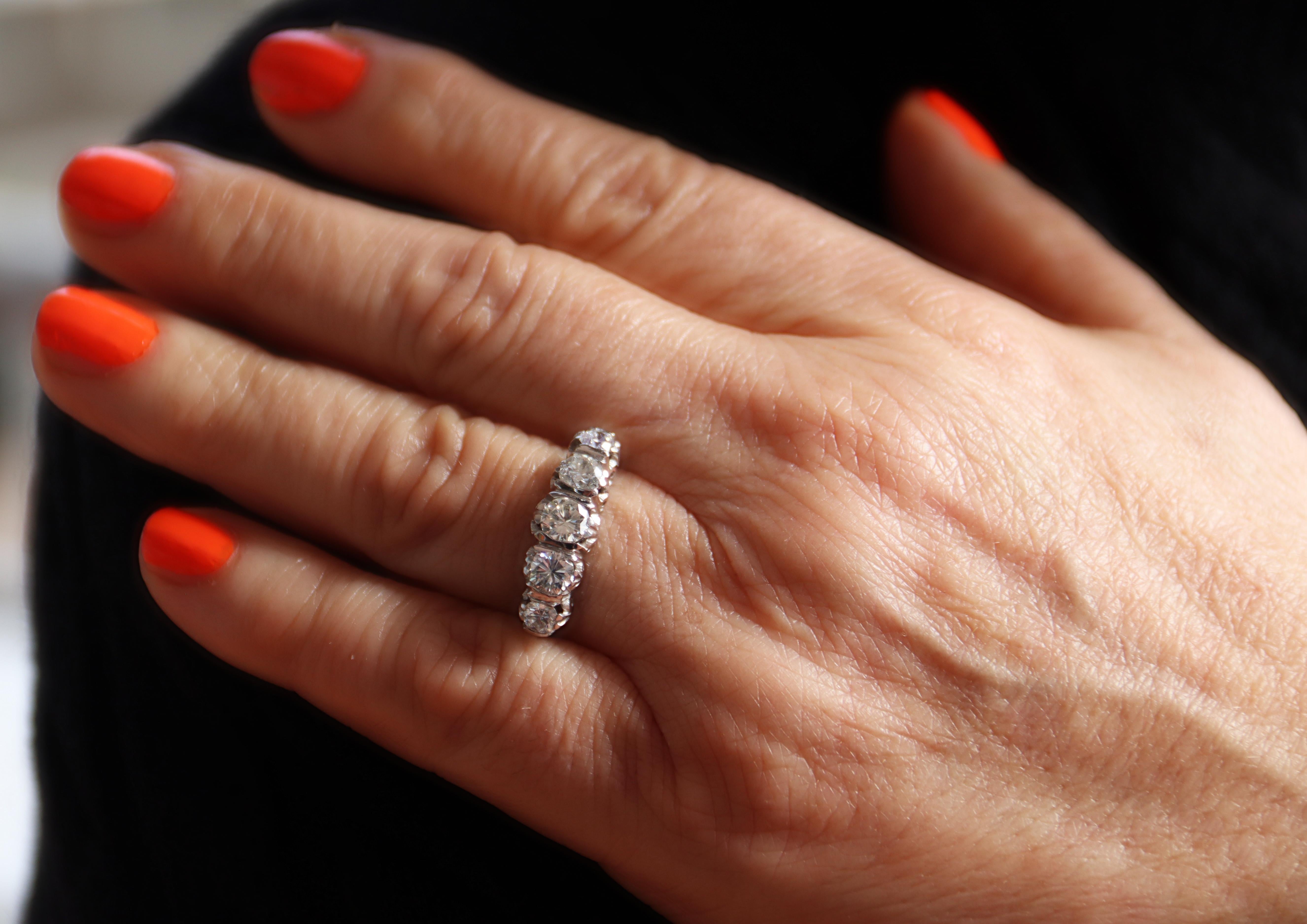 Diamonds 18 Karat White Gold Band Ring For Sale 4