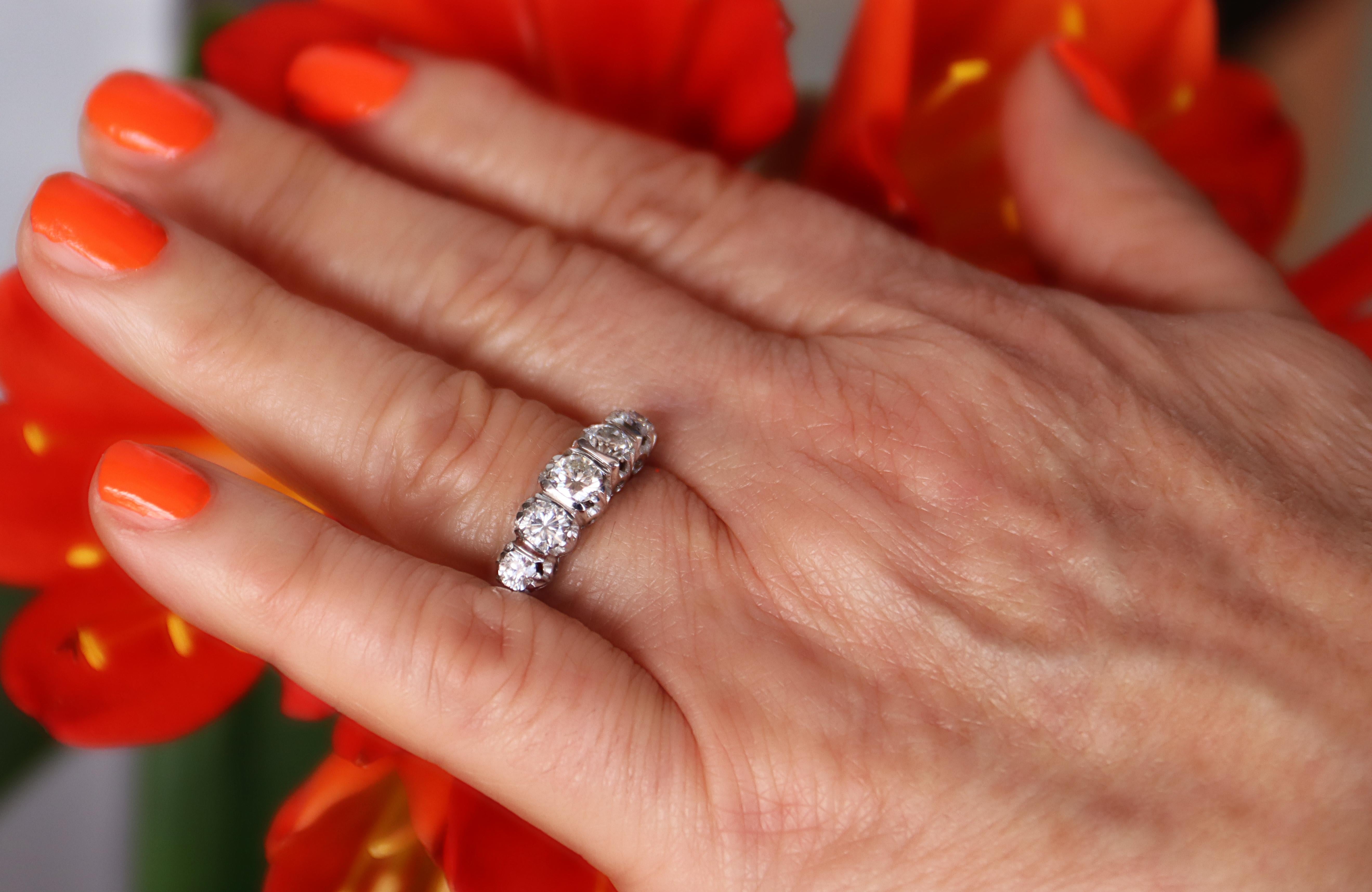Diamonds 18 Karat White Gold Band Ring For Sale 5