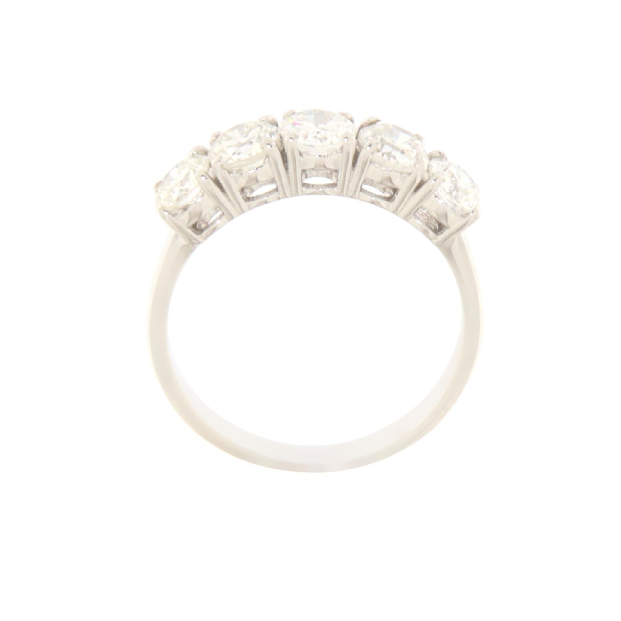 Women's Diamonds 18 Karat White Gold Band Ring For Sale