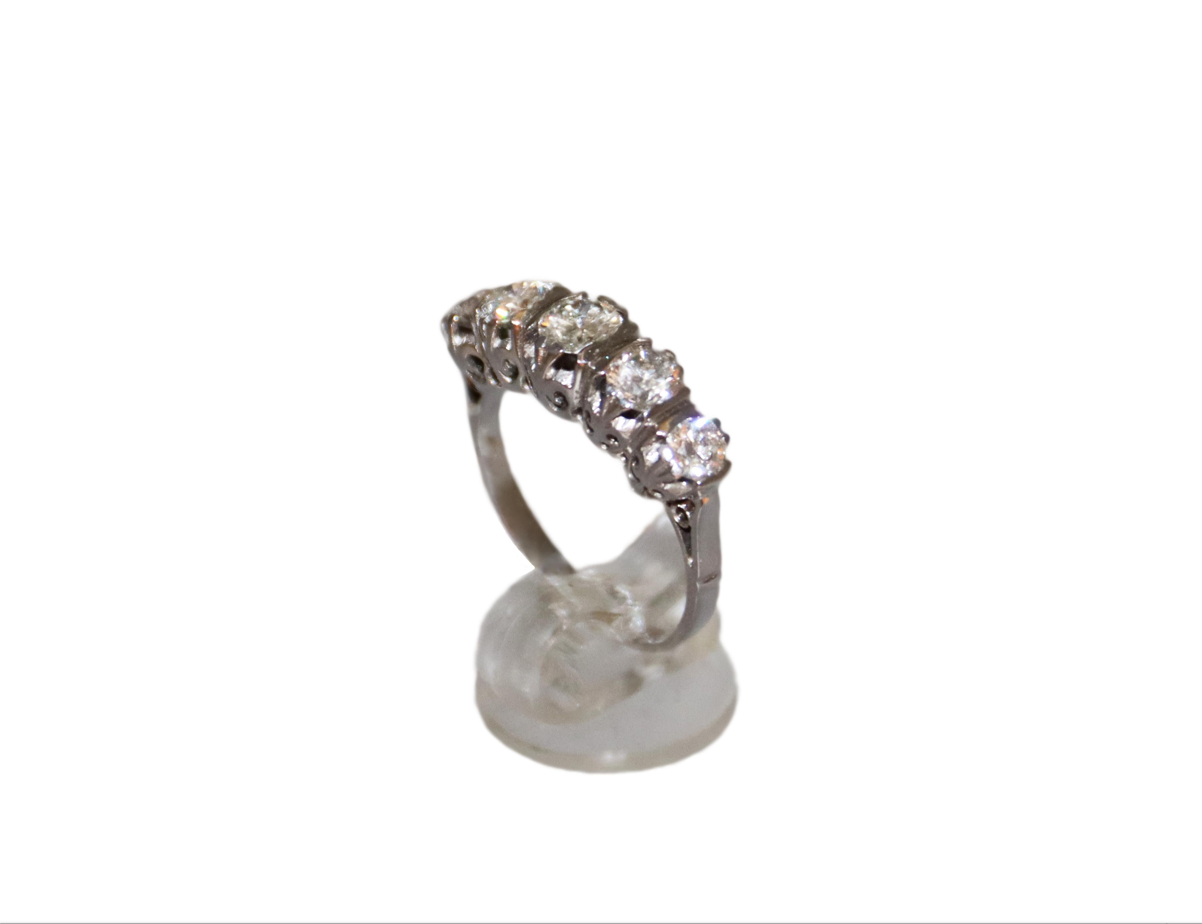 Diamonds 18 Karat White Gold Band Ring For Sale 2
