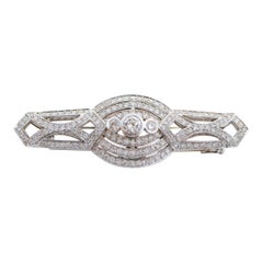 Broche de diamantes y oro blanco de 18 quilates.