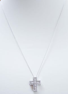 Diamanti, Collana con ciondolo a croce in oro bianco 18 carati.