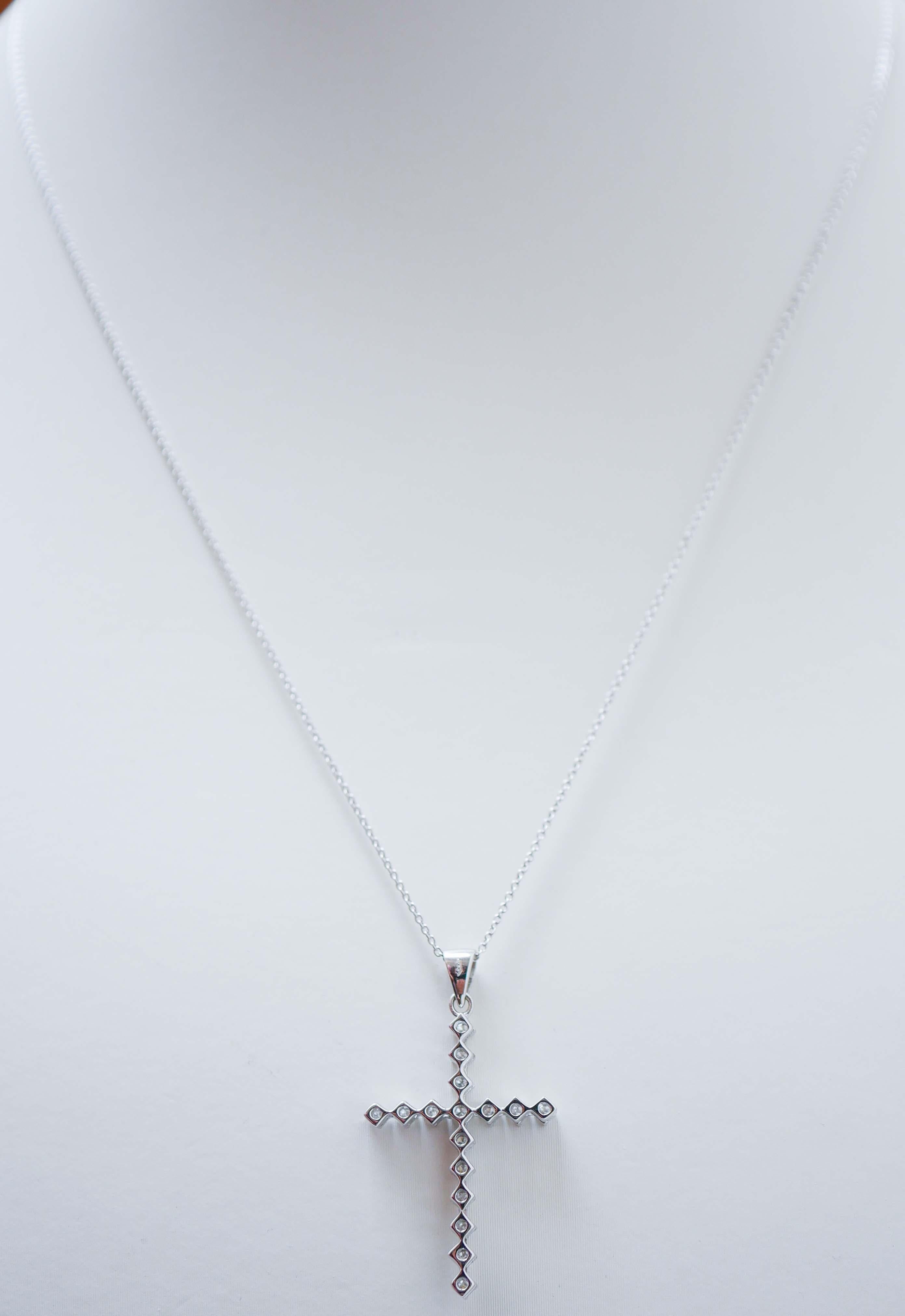 Taille brillant Diamants, collier pendentif croix en or blanc 18 carats. en vente