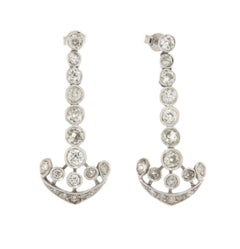 Contemporary Diamond 18K White Gold Bezel Setting Drop Earring