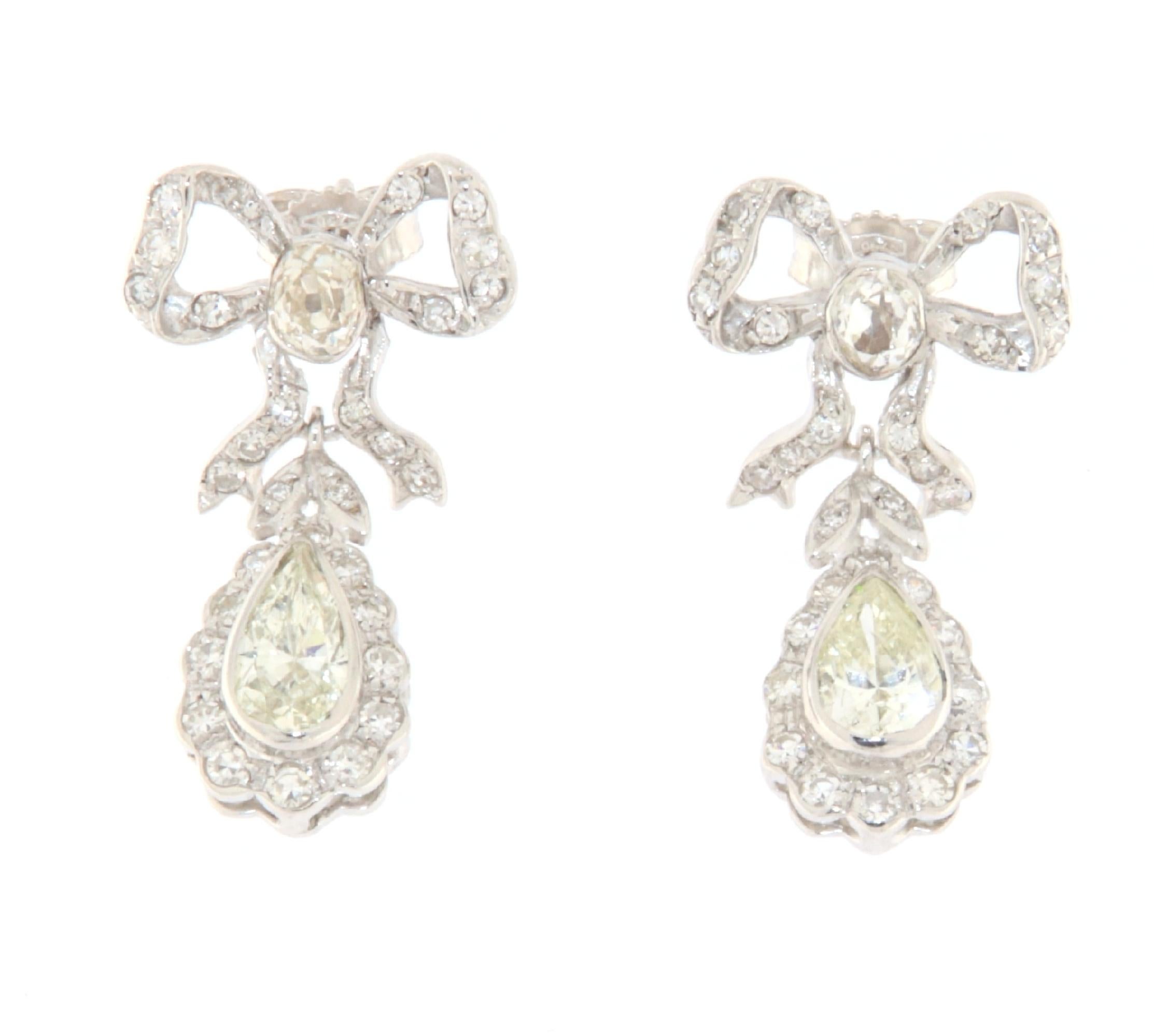 Women's or Men's Diamonds 18 Karat White Gold Drop Earrings For Sale