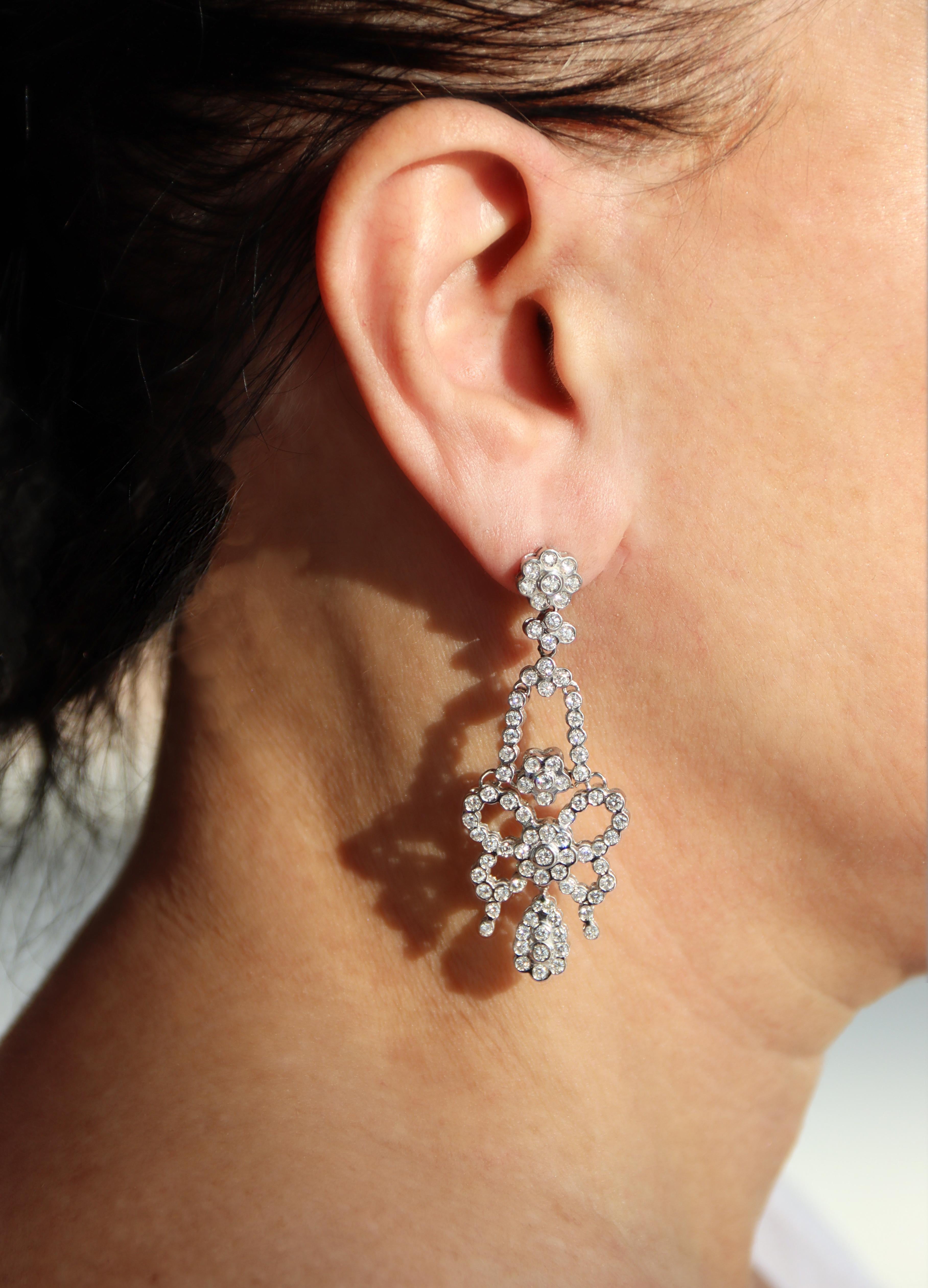 Donna Orecchini a goccia con diamanti in oro bianco 18 carati in vendita