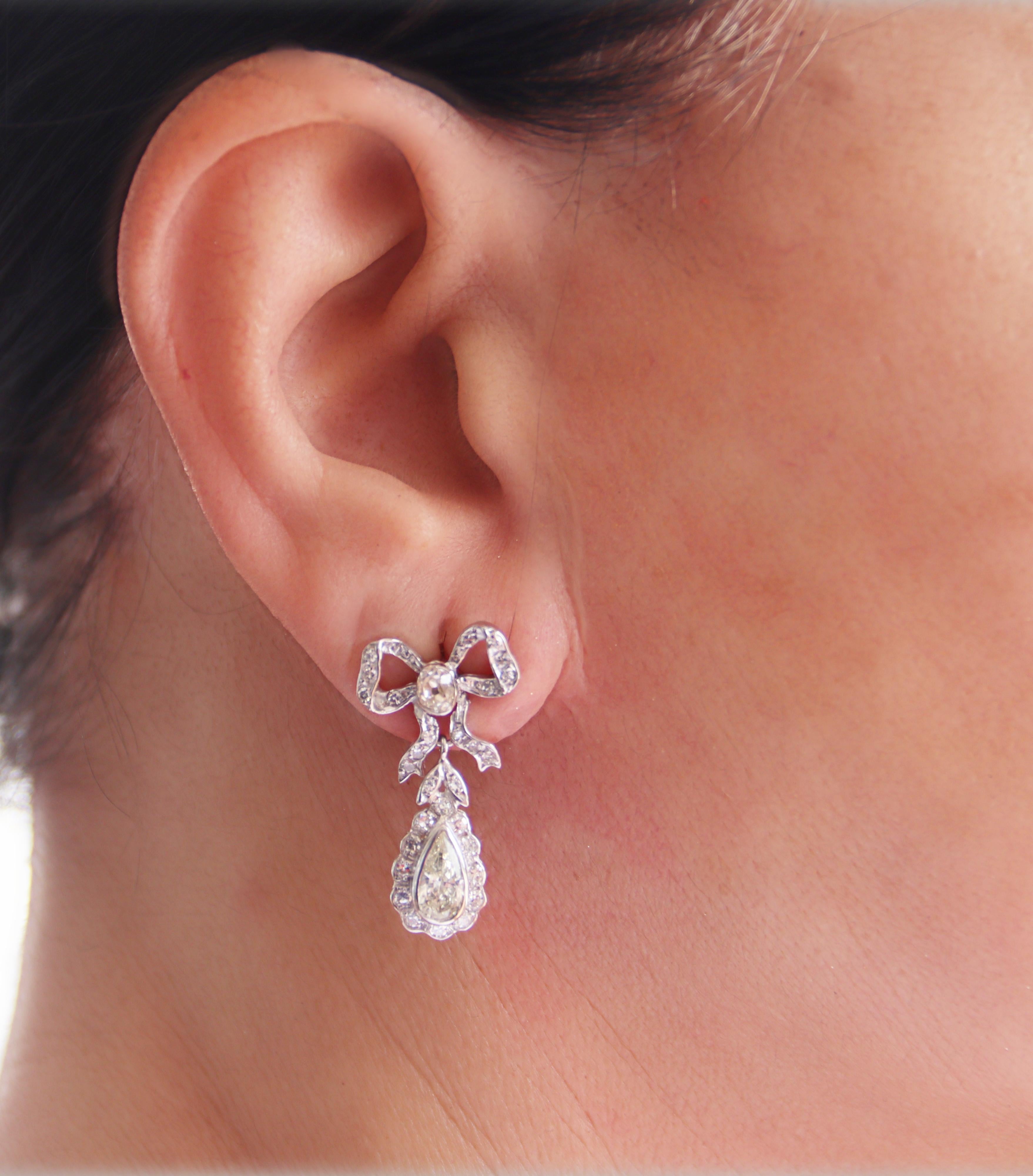 Diamonds 18 Karat White Gold Drop Earrings For Sale 1