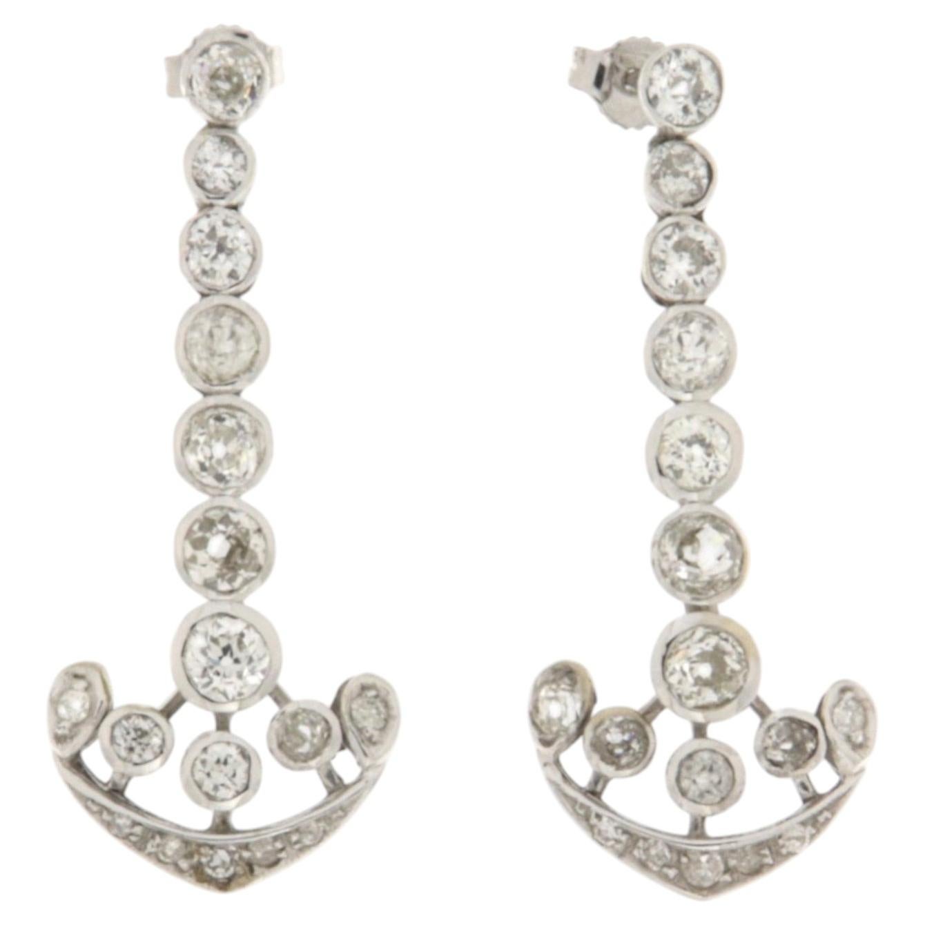 Contemporary Diamond 18K White Gold Bezel Setting Drop Earring For Sale
