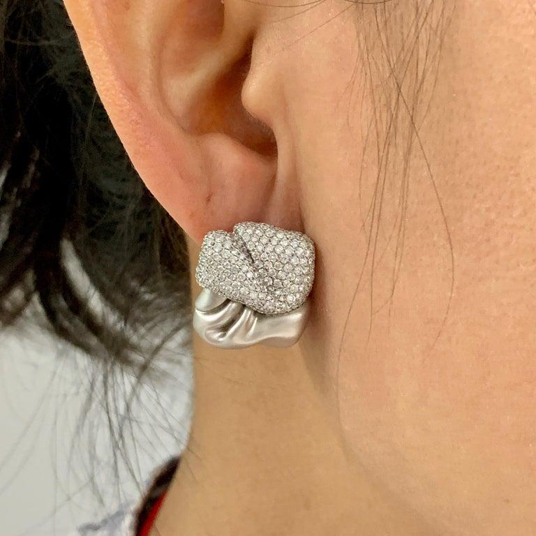 Diamanten-Ohrringe aus 18 Karat Weißgold im Angebot 5