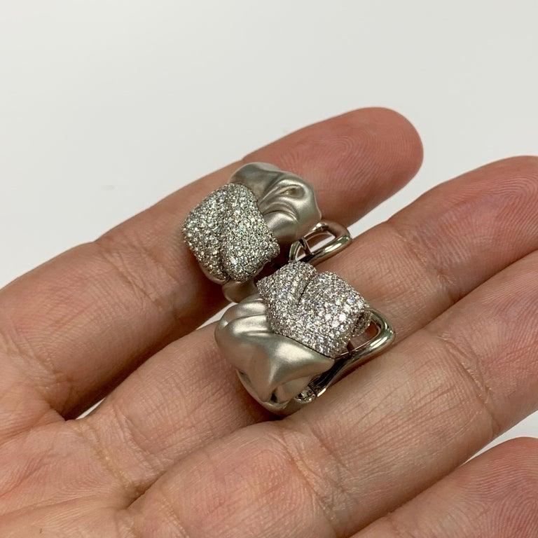 Sparkle Collection Earrings in 18-karat White Gold with White Diamonds