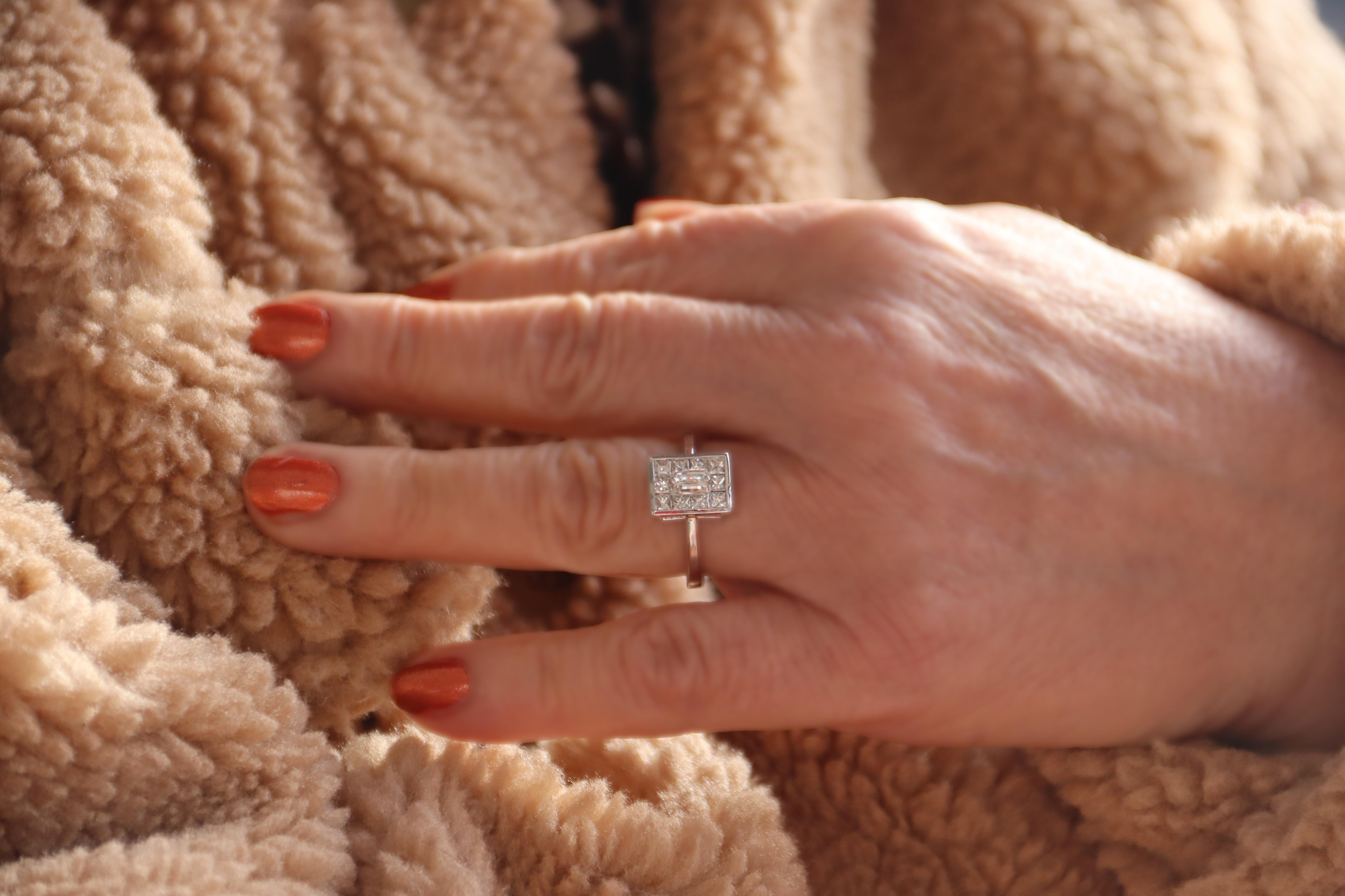 Verlobungsringe aus 18 Karat Weißgold mit Diamanten Damen im Angebot