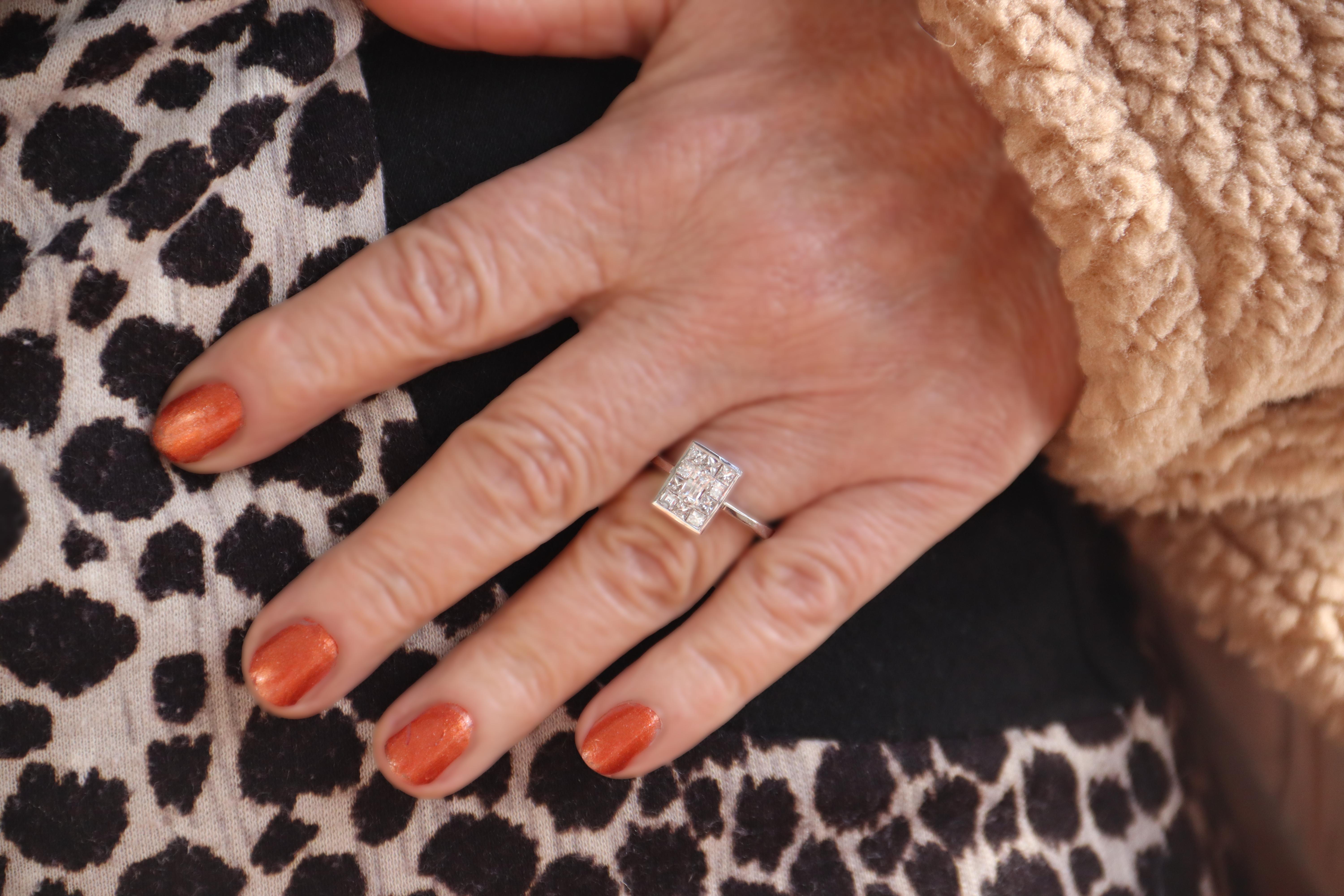 Verlobungsringe aus 18 Karat Weißgold mit Diamanten im Angebot 2