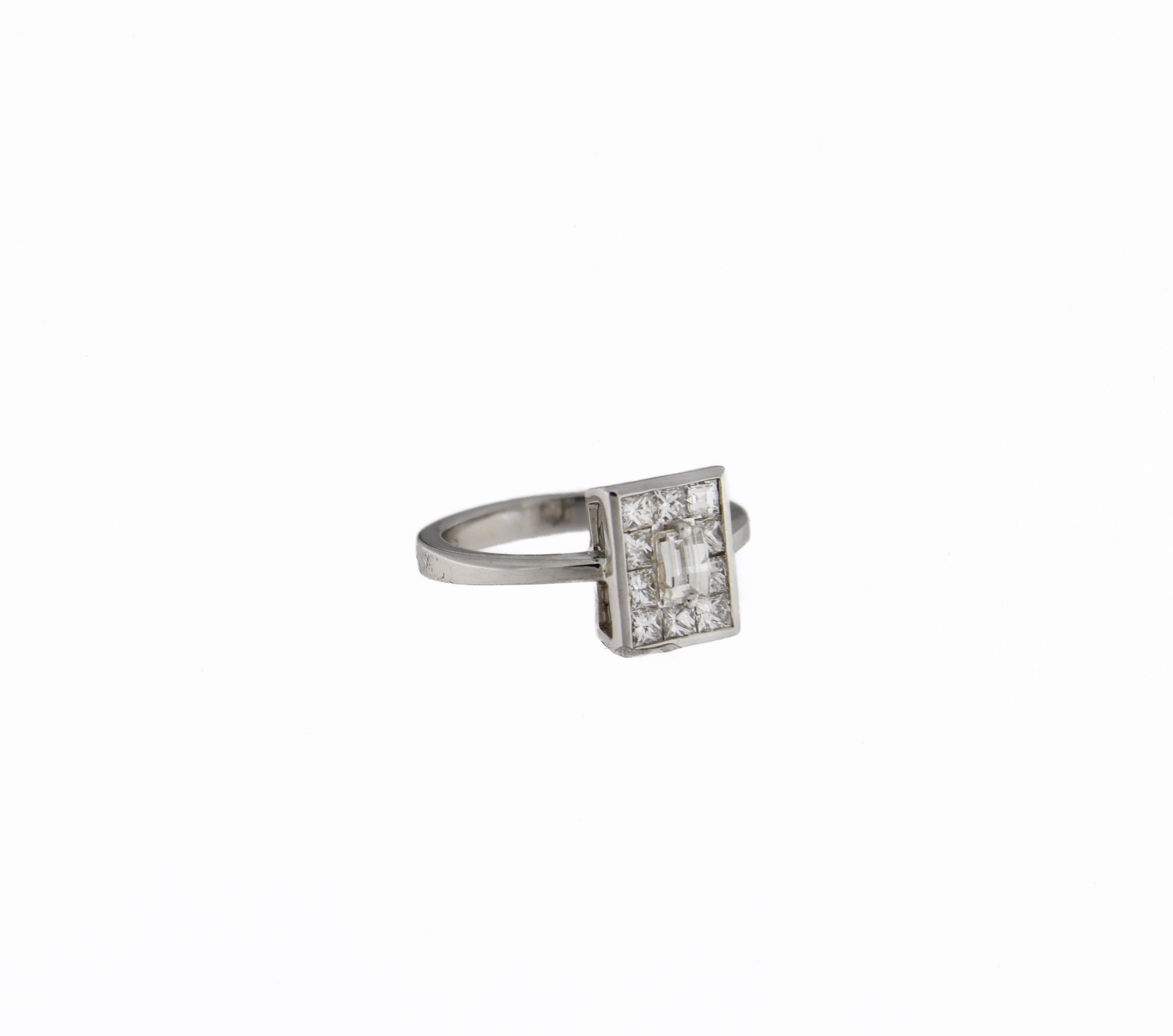 Verlobungsringe aus 18 Karat Weißgold mit Diamanten im Angebot 5