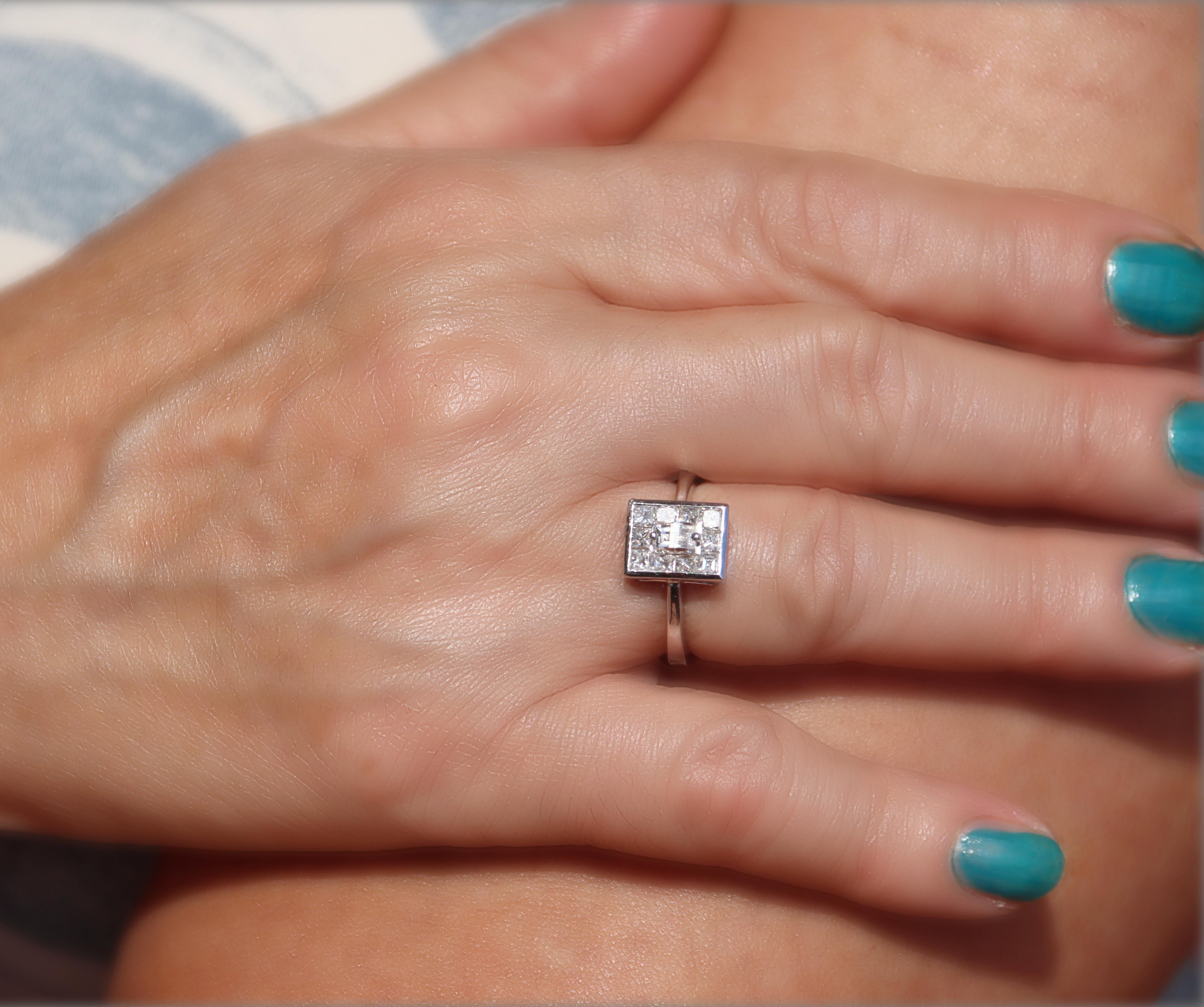 Verlobungsringe aus 18 Karat Weißgold mit Diamanten im Zustand „Neu“ im Angebot in Marcianise, IT