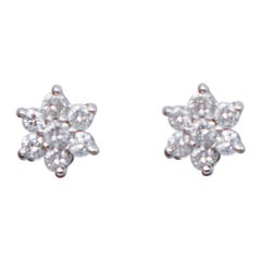 0, 22 Carat Diamonds, 18 Karat White Gold Flower Stud Earrings