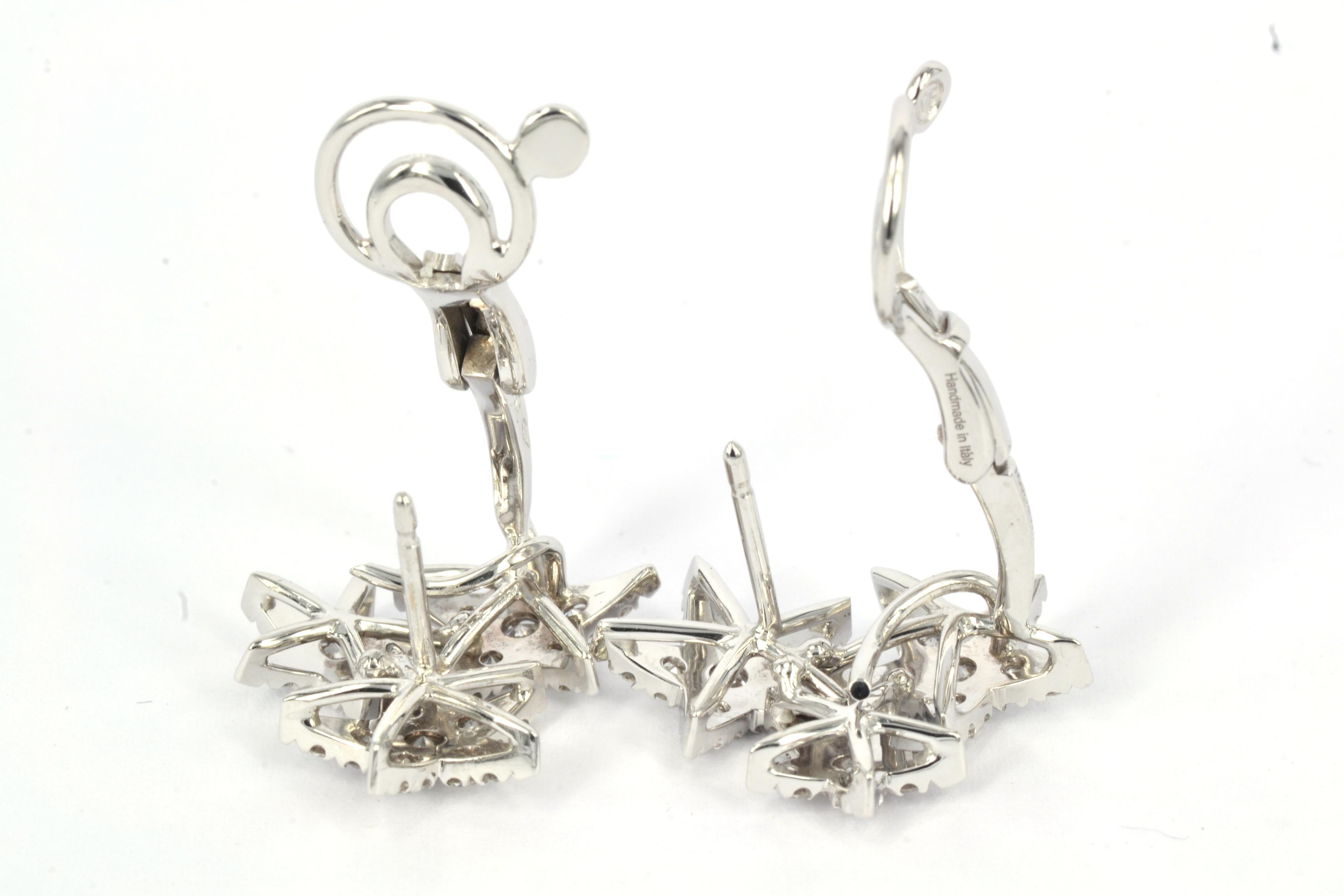 Boucles d'oreilles en or blanc 18 carats faites à la main en Italie Combien d'étoiles ? en vente 3