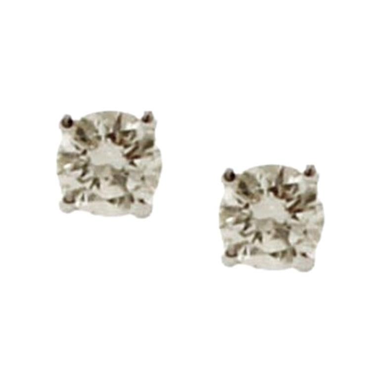 0, 26 ct Diamonds, 18 Karat White Gold Light-Point Earrings For Sale