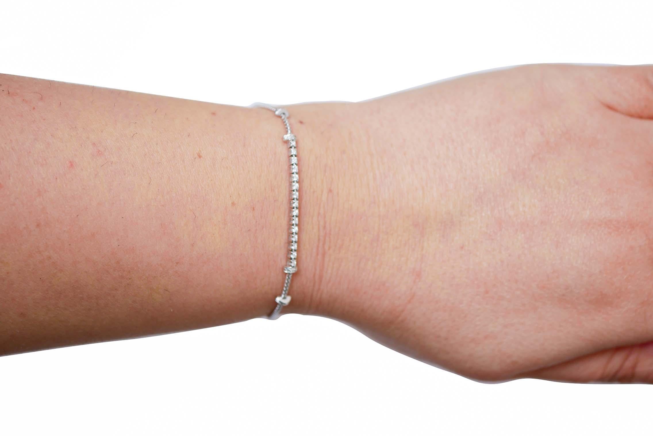 Diamonds, 18 Karat White Gold Modern Bracelet. In New Condition In Marcianise, Marcianise (CE)