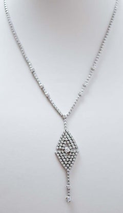 Diamants, or blanc 18 carats Collier Modernity.