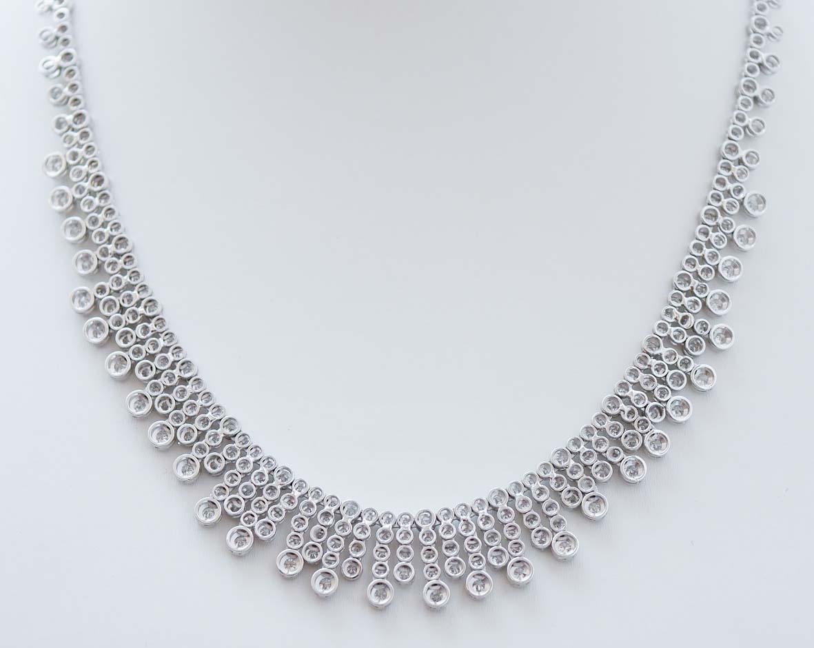 Moderne Diamanten, 18 Karat Weißgold Halskette. (Retro) im Angebot