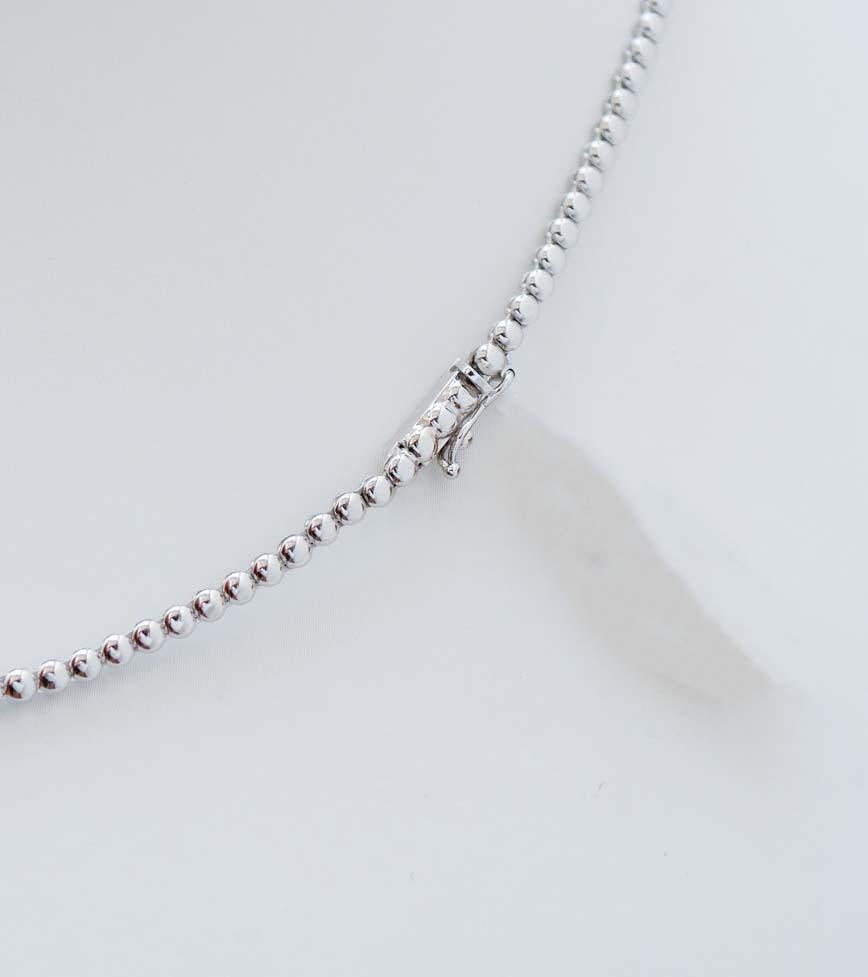 Moderne Diamanten, 18 Karat Weißgold Halskette. (Brillantschliff) im Angebot