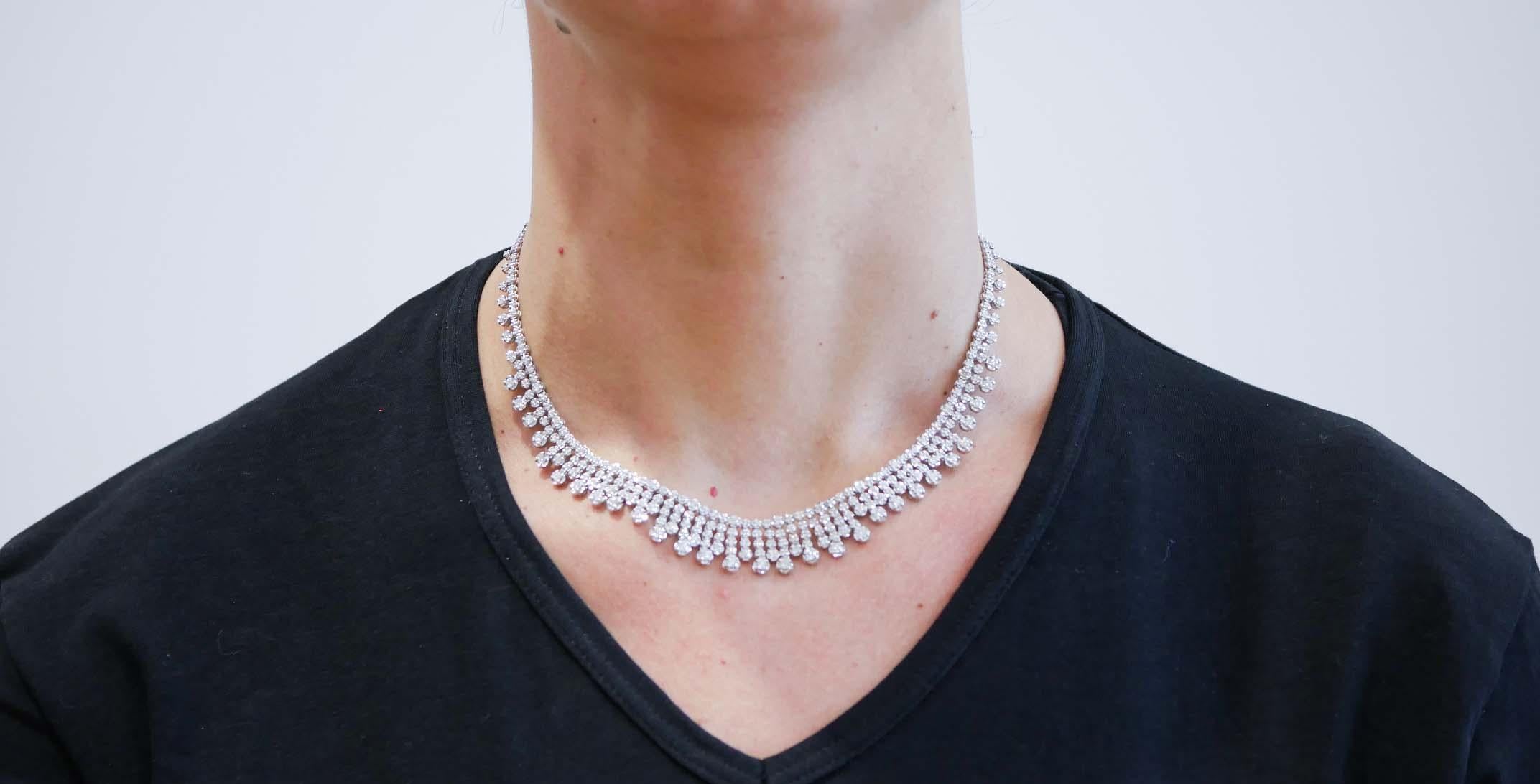 Moderne Diamanten, 18 Karat Weißgold Halskette. im Zustand „Neu“ im Angebot in Marcianise, Marcianise (CE)