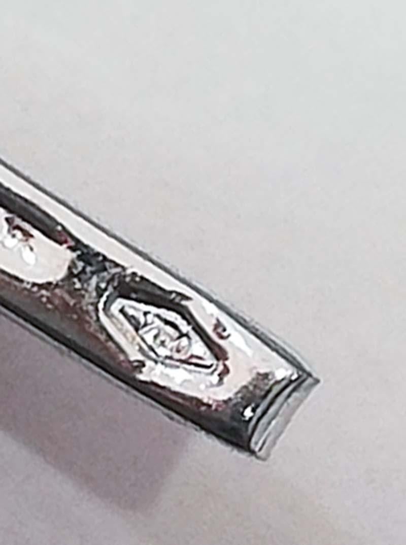 Moderne Diamanten, 18 Karat Weißgold Halskette. im Angebot 1