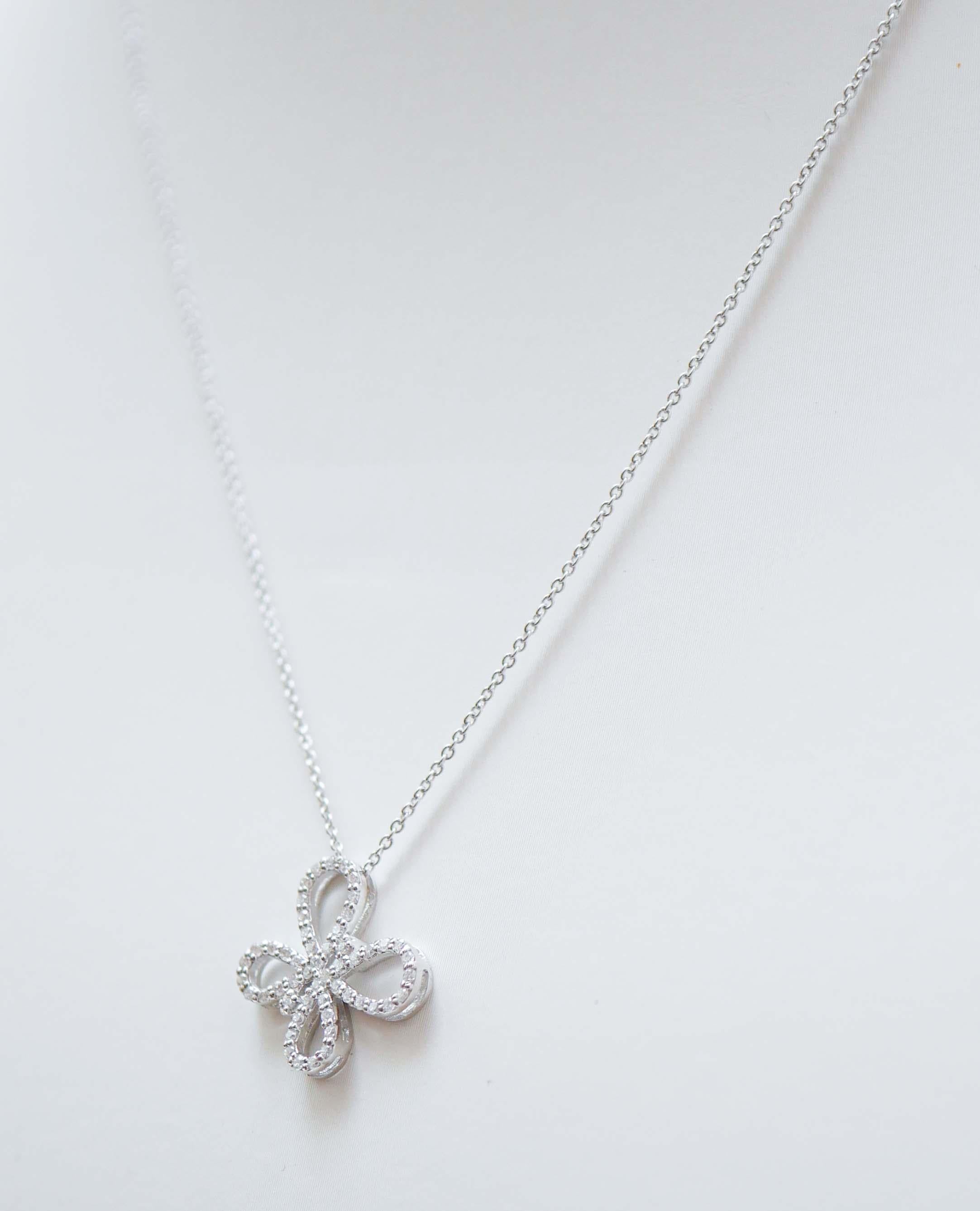 Modern Diamonds, 18 Karat White Gold Pendant Necklace. For Sale