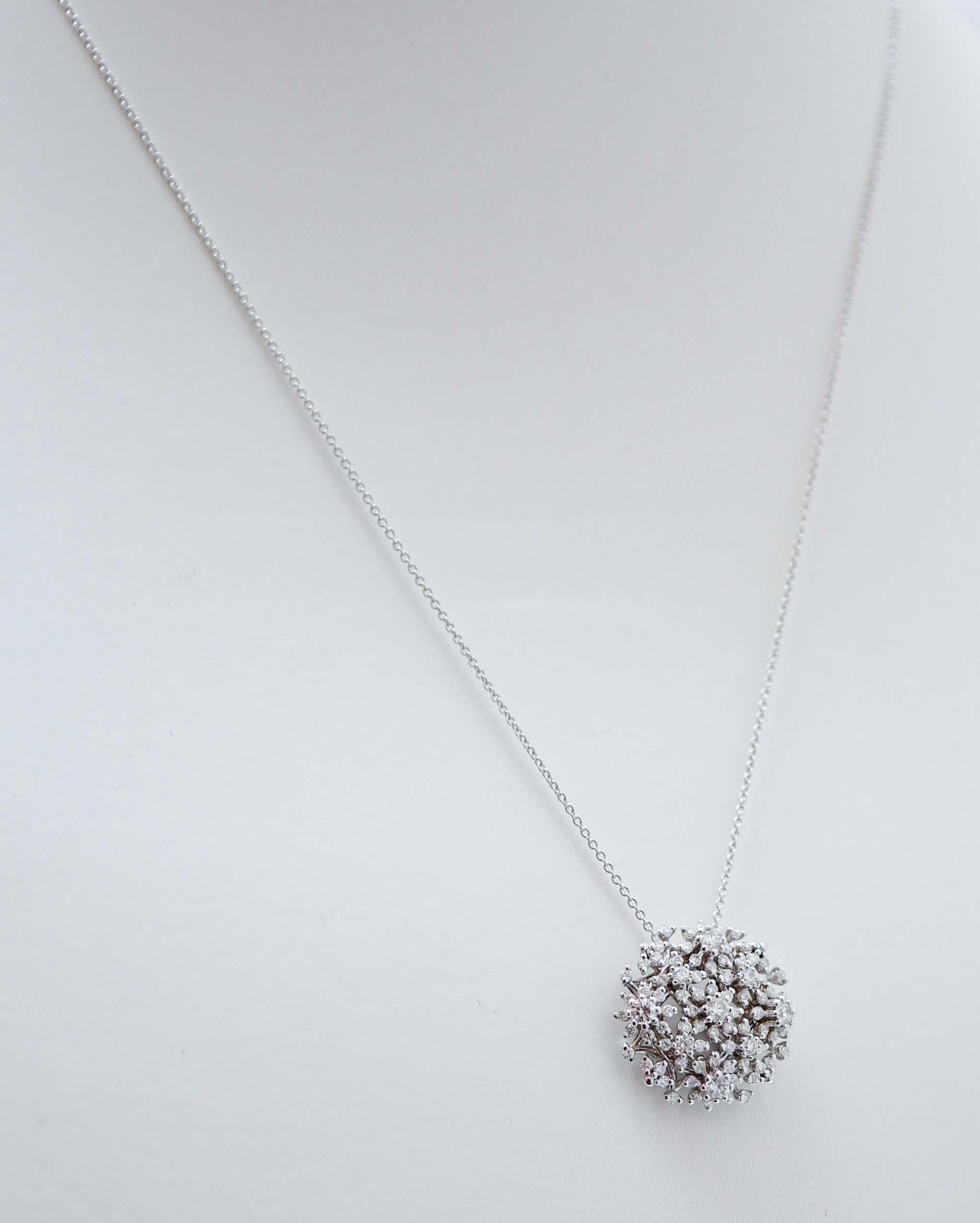 Modern Diamonds, 18 Karat White Gold Pendant Necklace For Sale