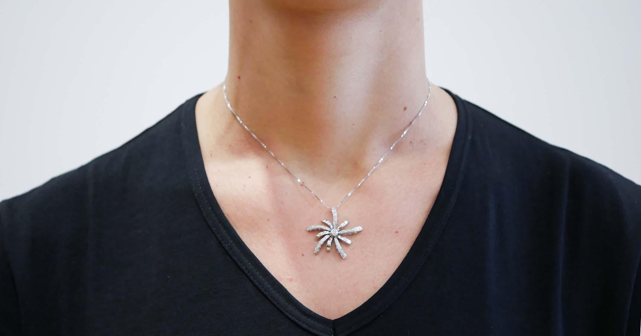 Diamonds, 18 Karat White Gold Pendant Necklace. In New Condition For Sale In Marcianise, Marcianise (CE)