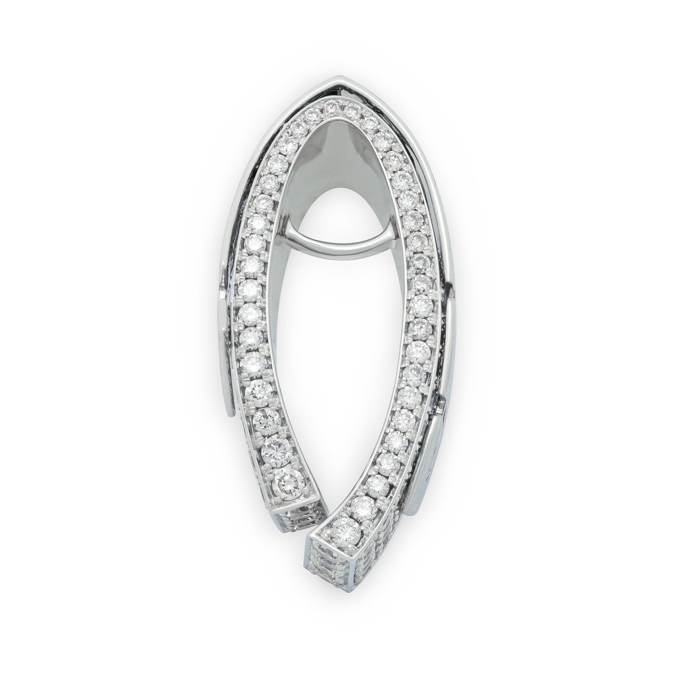 Diamonds 18 Karat White Gold Pret-a-Porter Pendant

Veil inspired this jewelry series by our designers. For example, this Pendant seems to have two layers. The first layer is a 