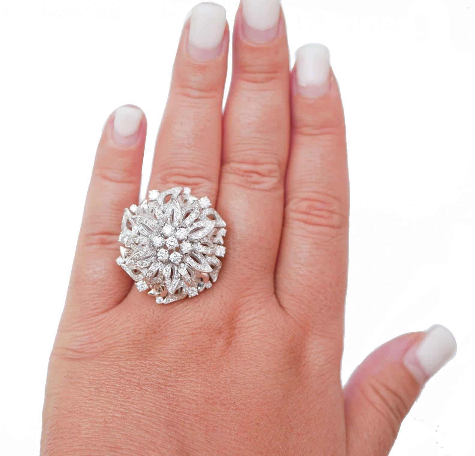 Diamantes, Anillo Retrò de Oro Blanco de 18 Kilates. Corte brillante en venta